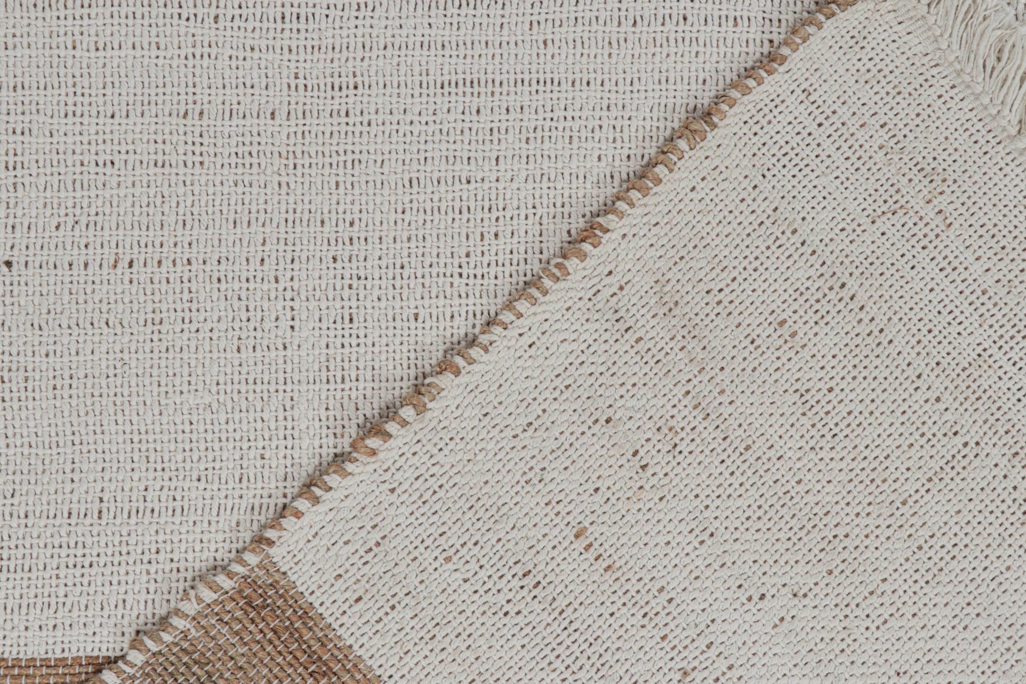 Rug & Kilim's Contemporary Flat Weave aus Jute in Weiß und Beige-Braun gestreift (21. Jahrhundert und zeitgenössisch) im Angebot
