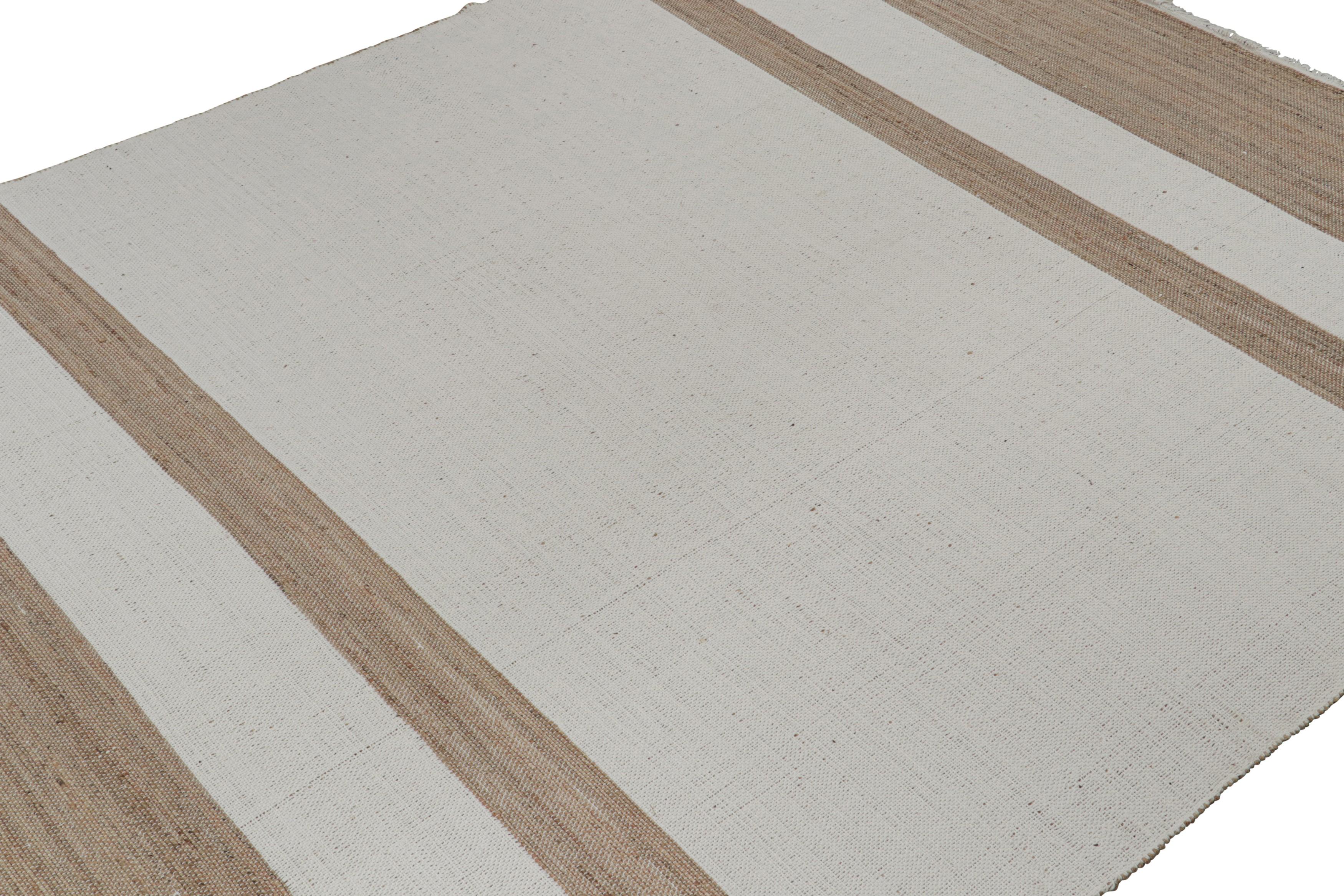 Dieser 10x14-Kilim ist der nächste einer kühnen neuen Linie von zeitgenössischen Flachgeweben von Rug & Kilim.
Weiter zum Design:
Dieser naturbelassene Kelim besteht aus handgewebter Jute und Baumwolle in einem gemütlichen Spiel aus neutralen Tönen.