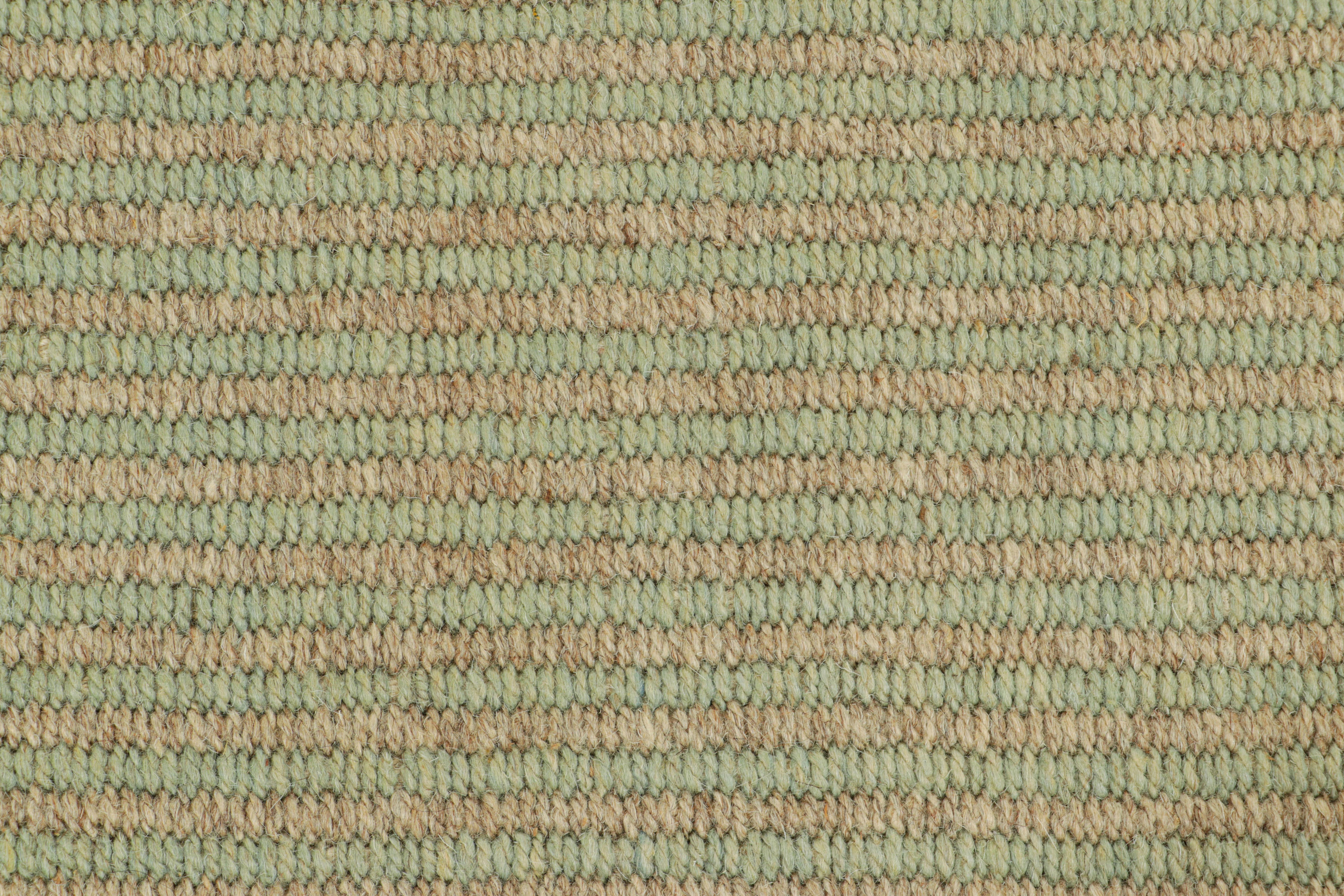 Moderno Rug & Kilim è un kilim contemporaneo a strisce beige e blu. in vendita