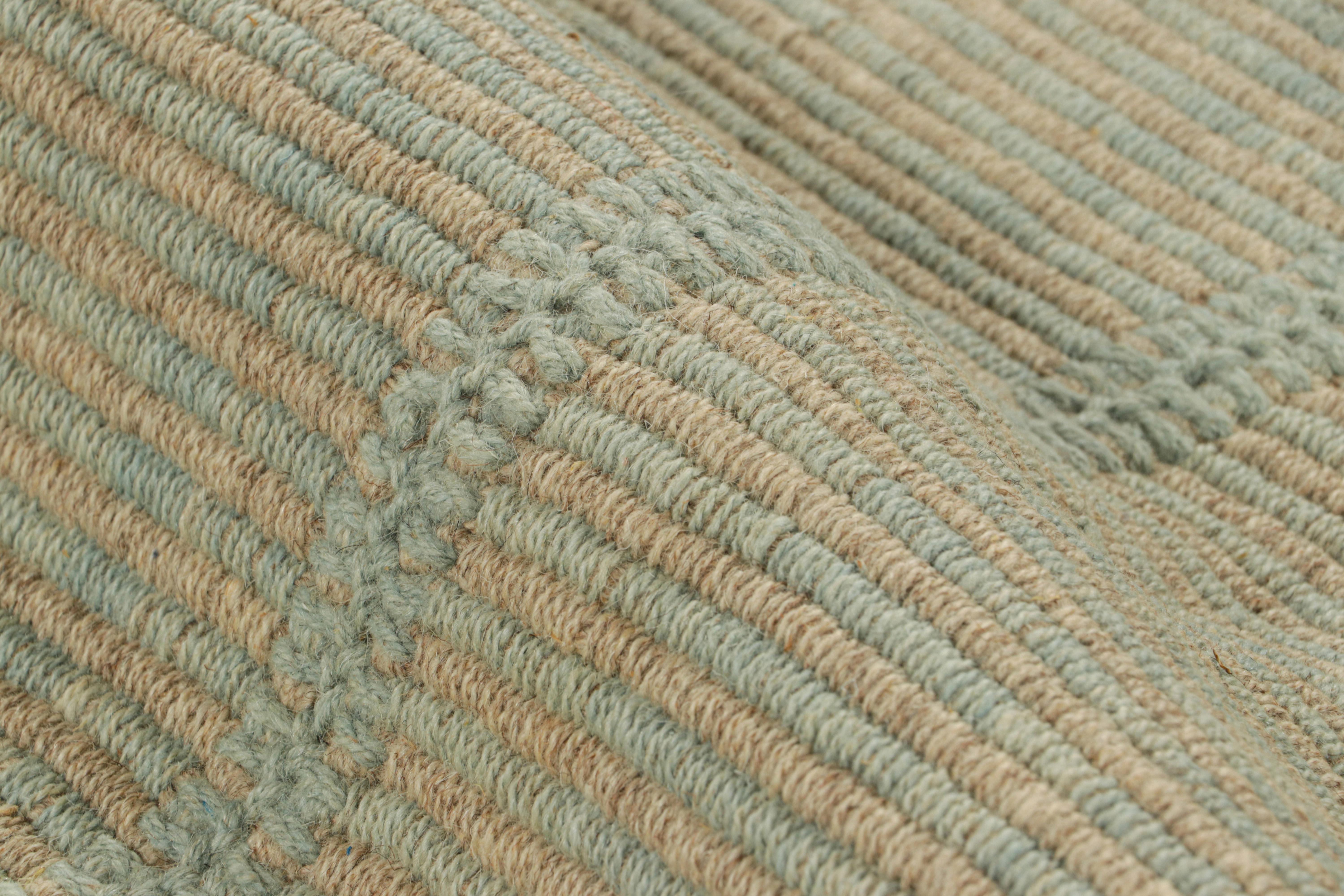 Rug & Kilim è un kilim contemporaneo a strisce beige e blu. In condizioni Nuovo in vendita a Long Island City, NY