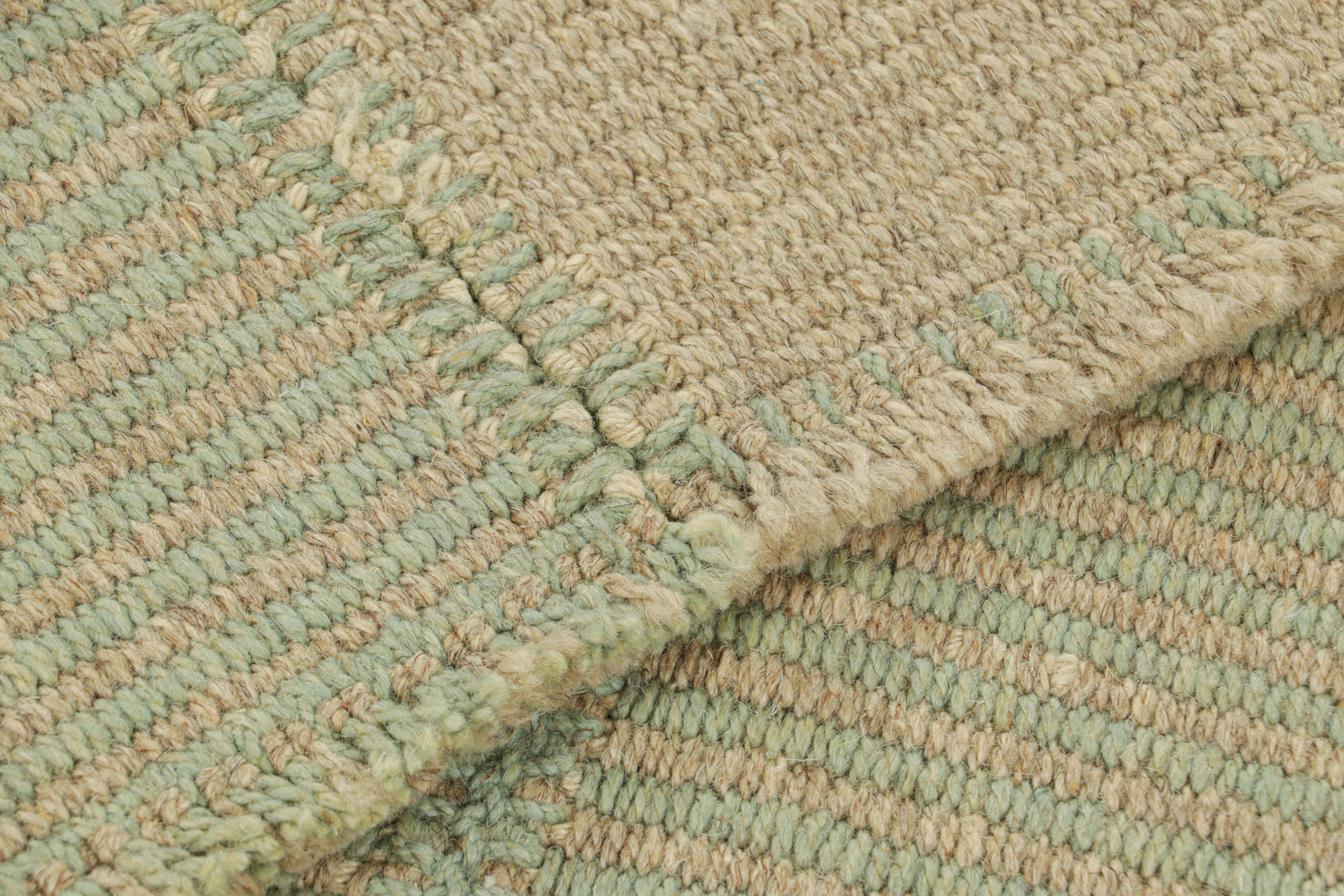 XXI secolo e contemporaneo Rug & Kilim è un kilim contemporaneo a strisce beige e blu. in vendita