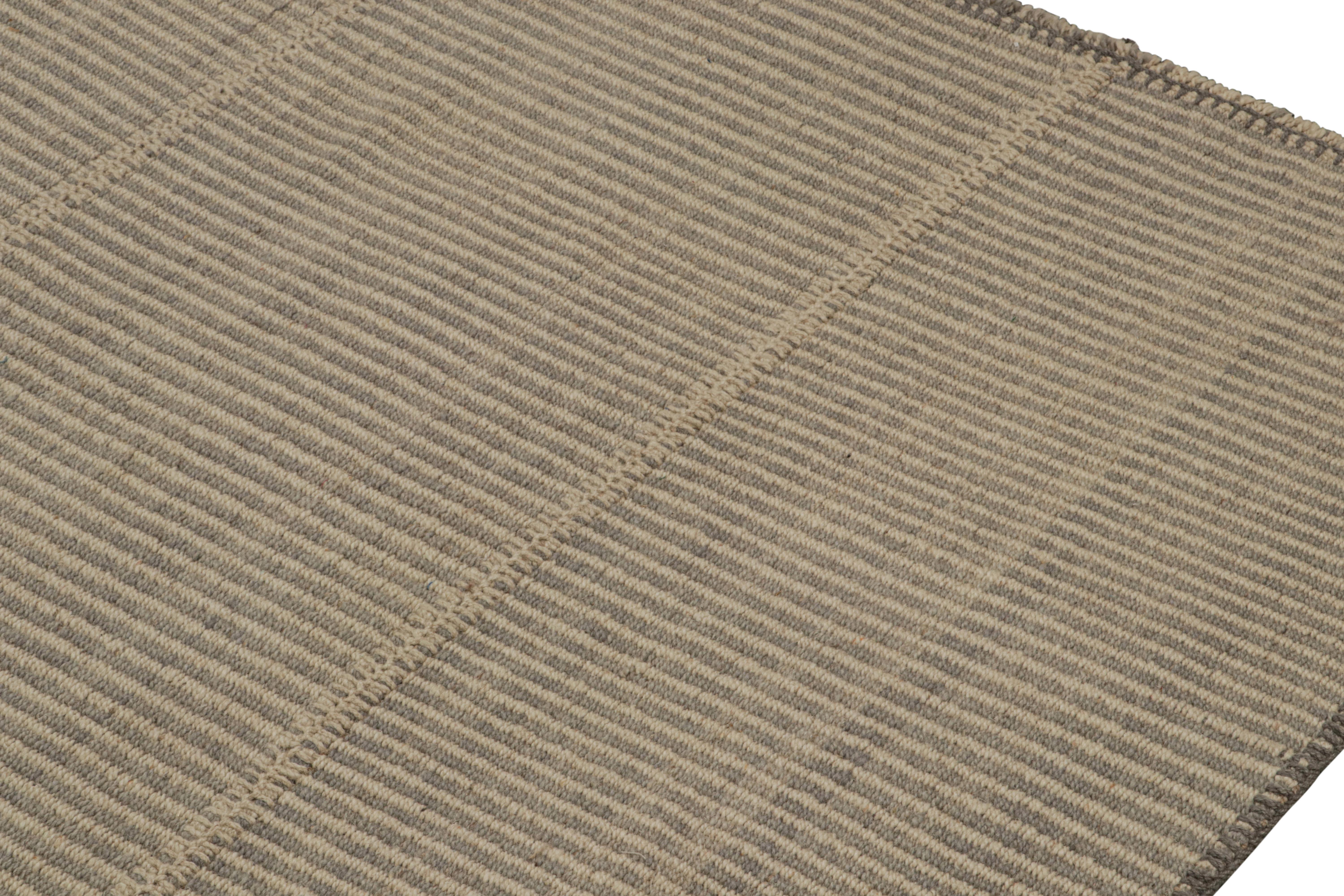 Hand-Woven Rug & Kilim’s Contemporary Kilim in Beige and Brown Accents For Sale