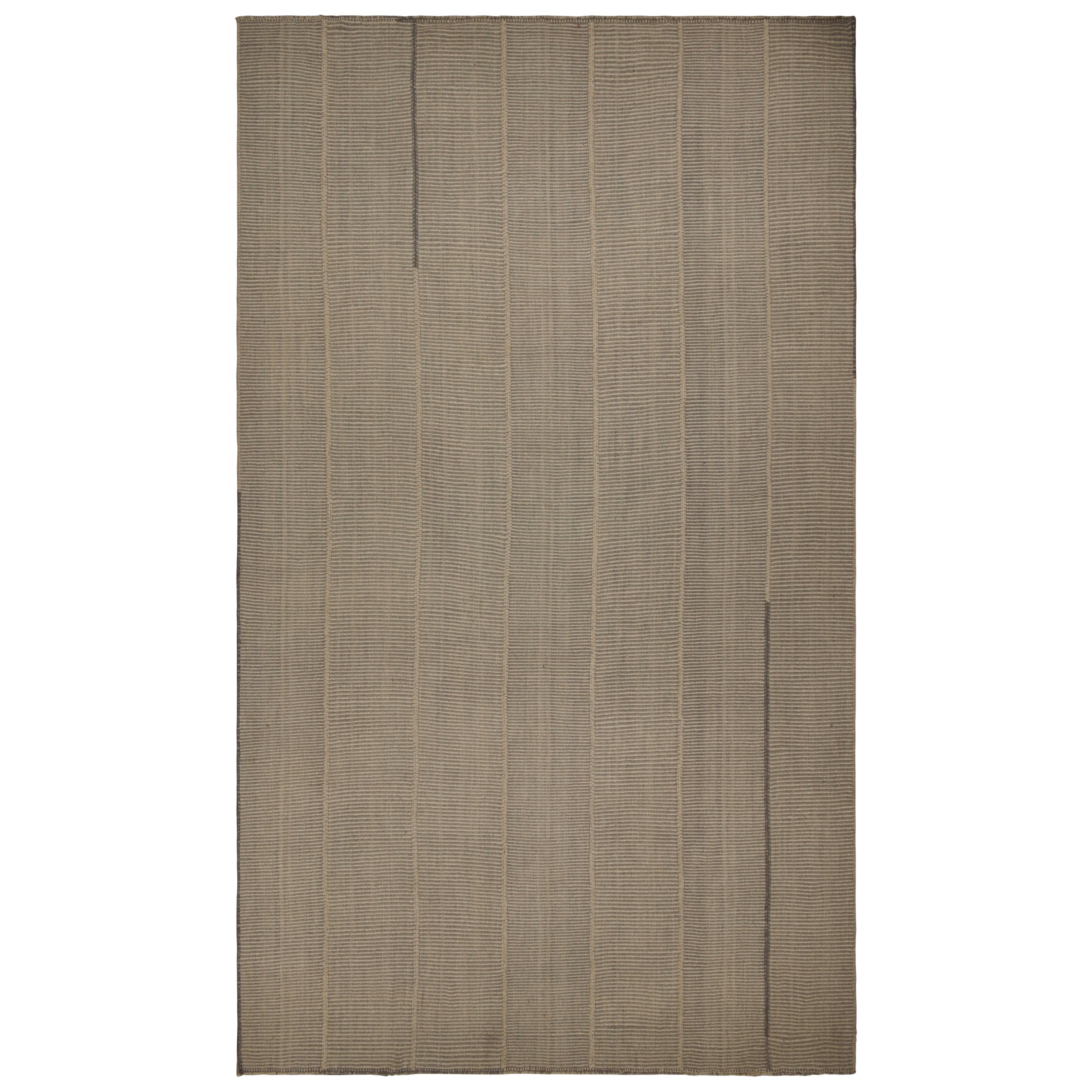 Rug & Kilim: Kilim contemporaneo con accenti beige e marroni