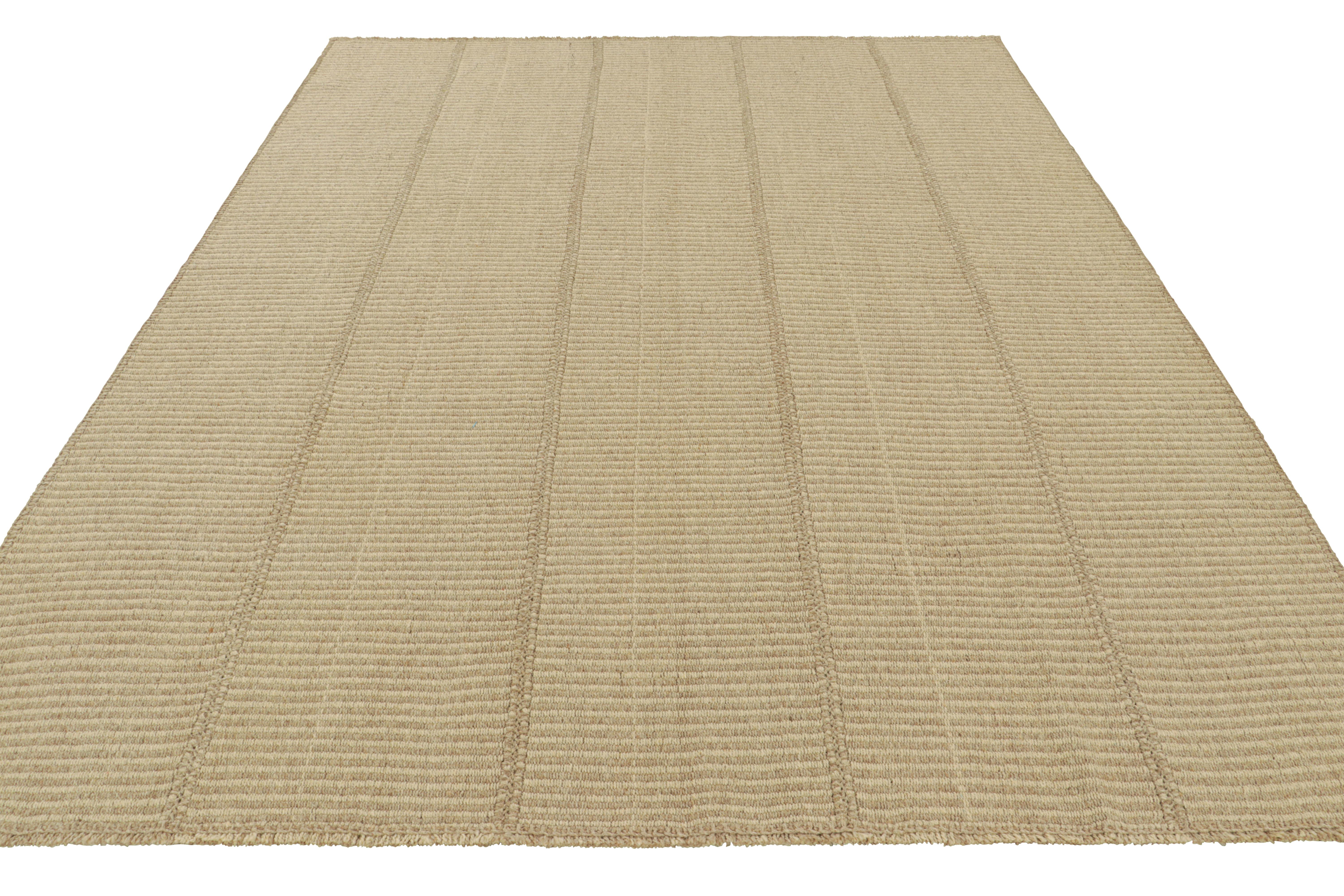 Kilim contemporáneo de Rug & Kilim en rayas de textura beige y marrón Tejido a mano en venta