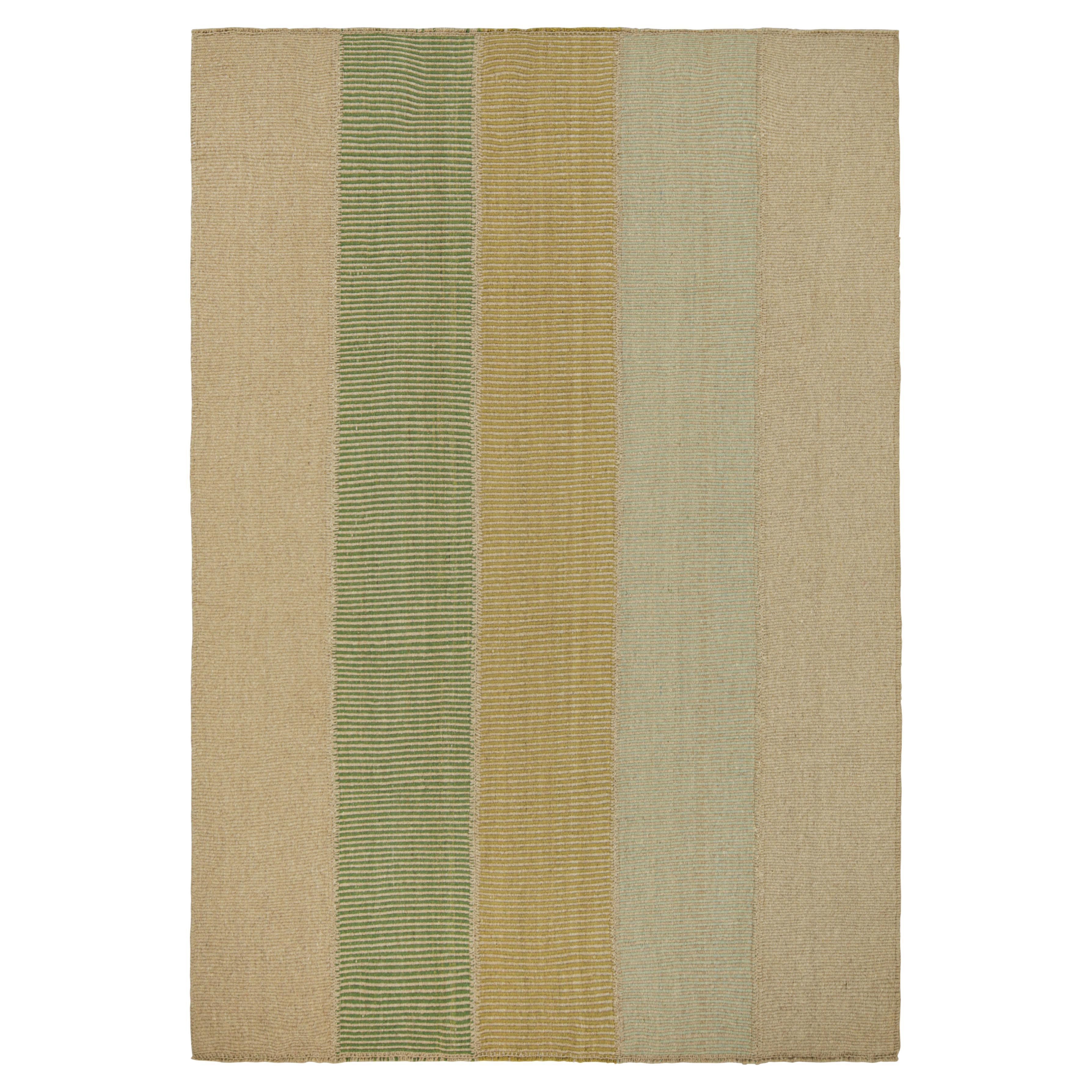 Rug & Kilim è un kilim contemporaneo in beige e a strisce colorate