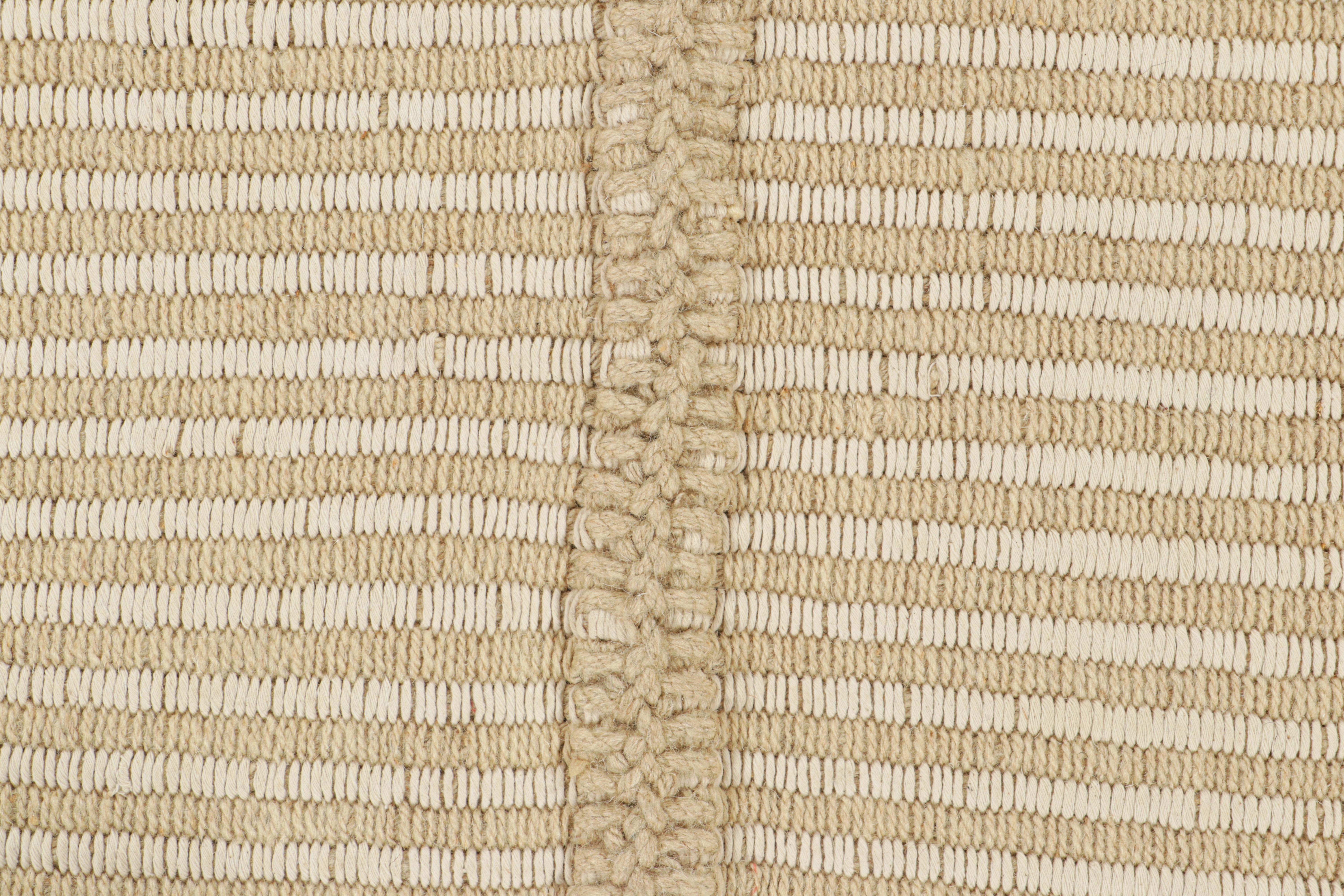 Moderno Rug & Kilim - Kilim contemporaneo a strisce beige e bianco panna in vendita