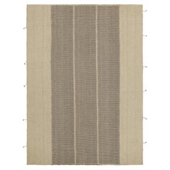 Rug & Kilim's Contemporary Kilim in Beige und Grauen Strukturstreifen