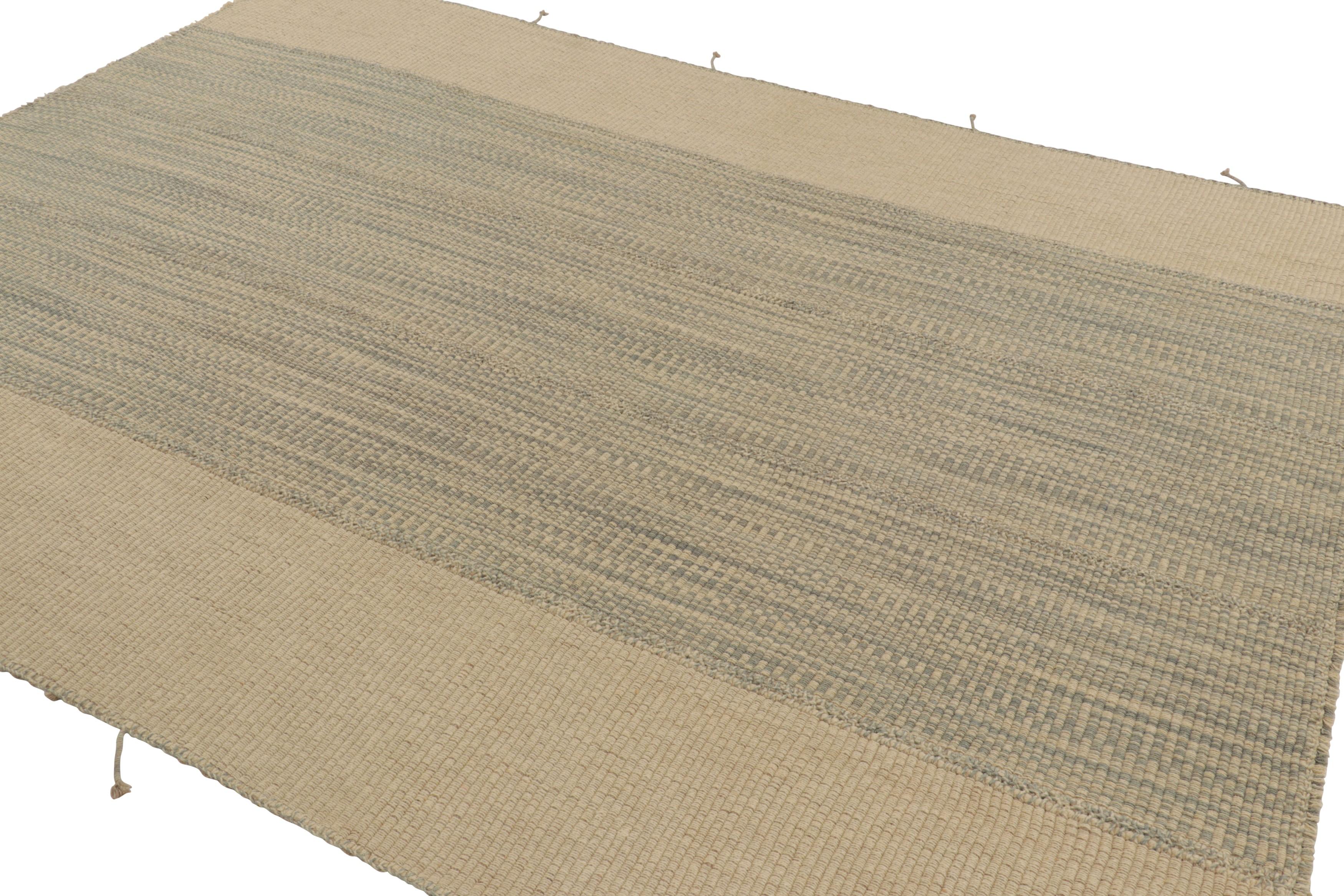 Rug & Kilim's Contemporary Kilim in Beige und Eisblau gestreift im Zustand „Neu“ im Angebot in Long Island City, NY