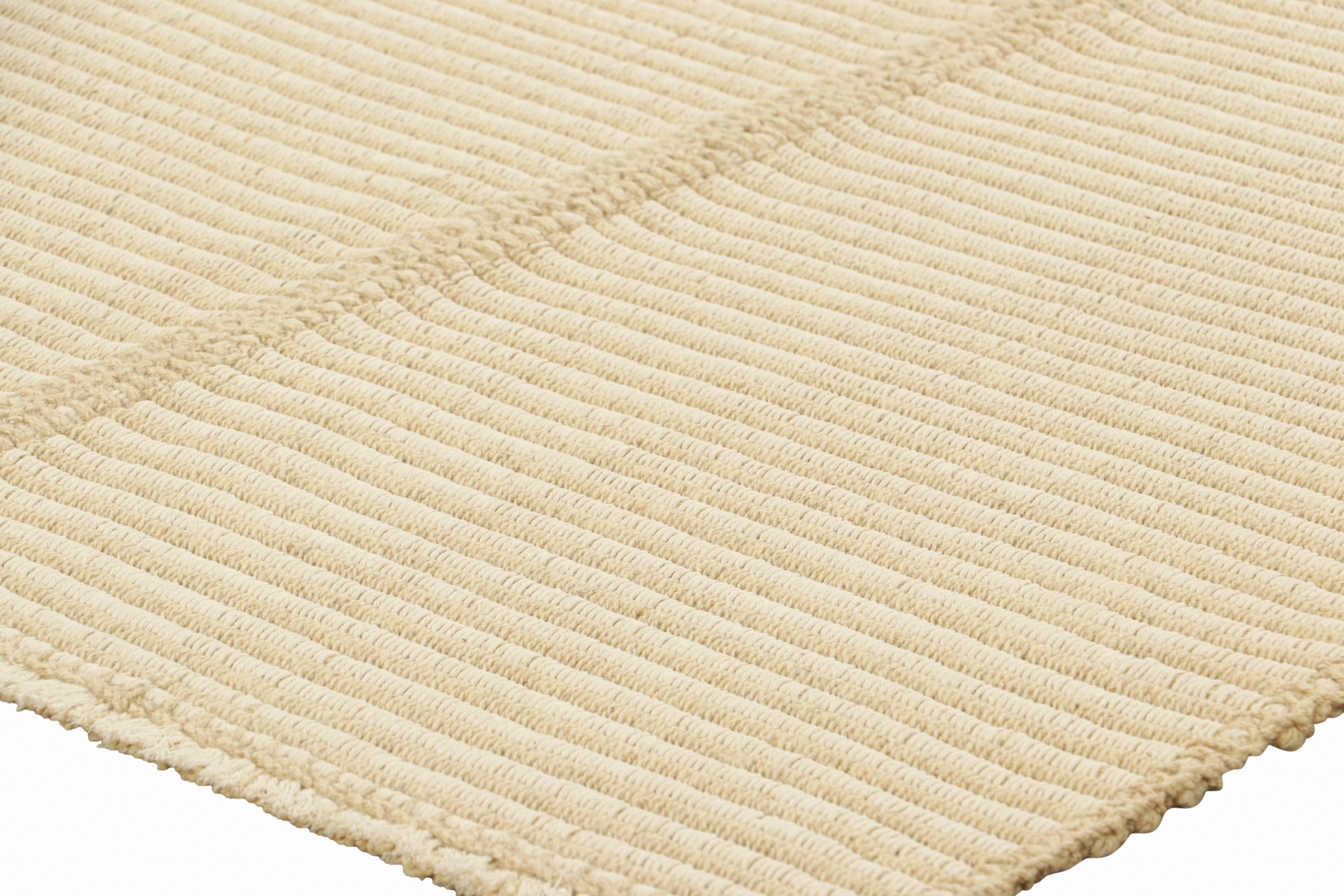 Kilim contemporáneo de Rug & Kilim en rayas texturadas beige y blanco marfil en Nuevo estado para la venta en Long Island City, NY