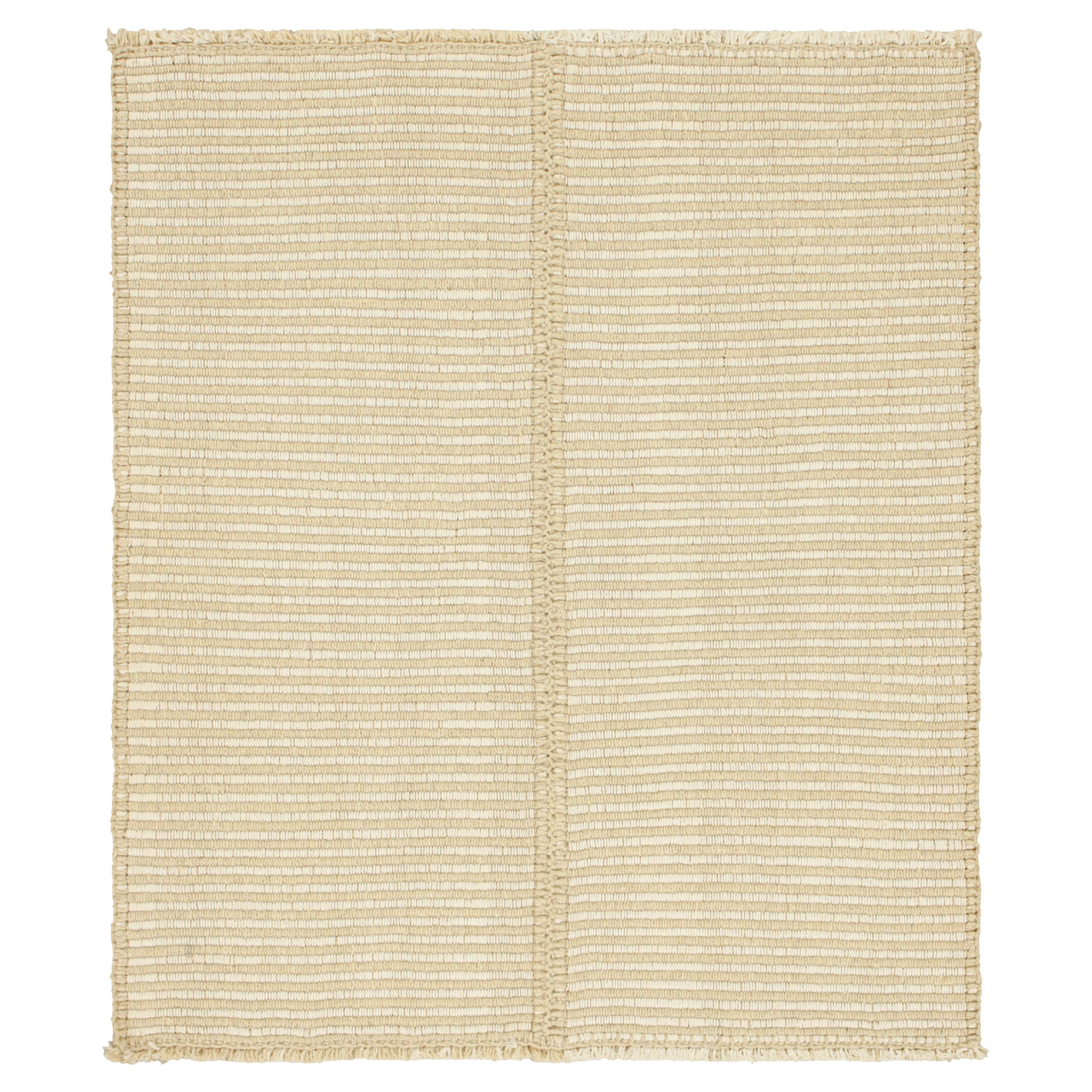 Rug & Kilim - Kilim contemporaneo in beige e bianco avorio a strisce testurizzate