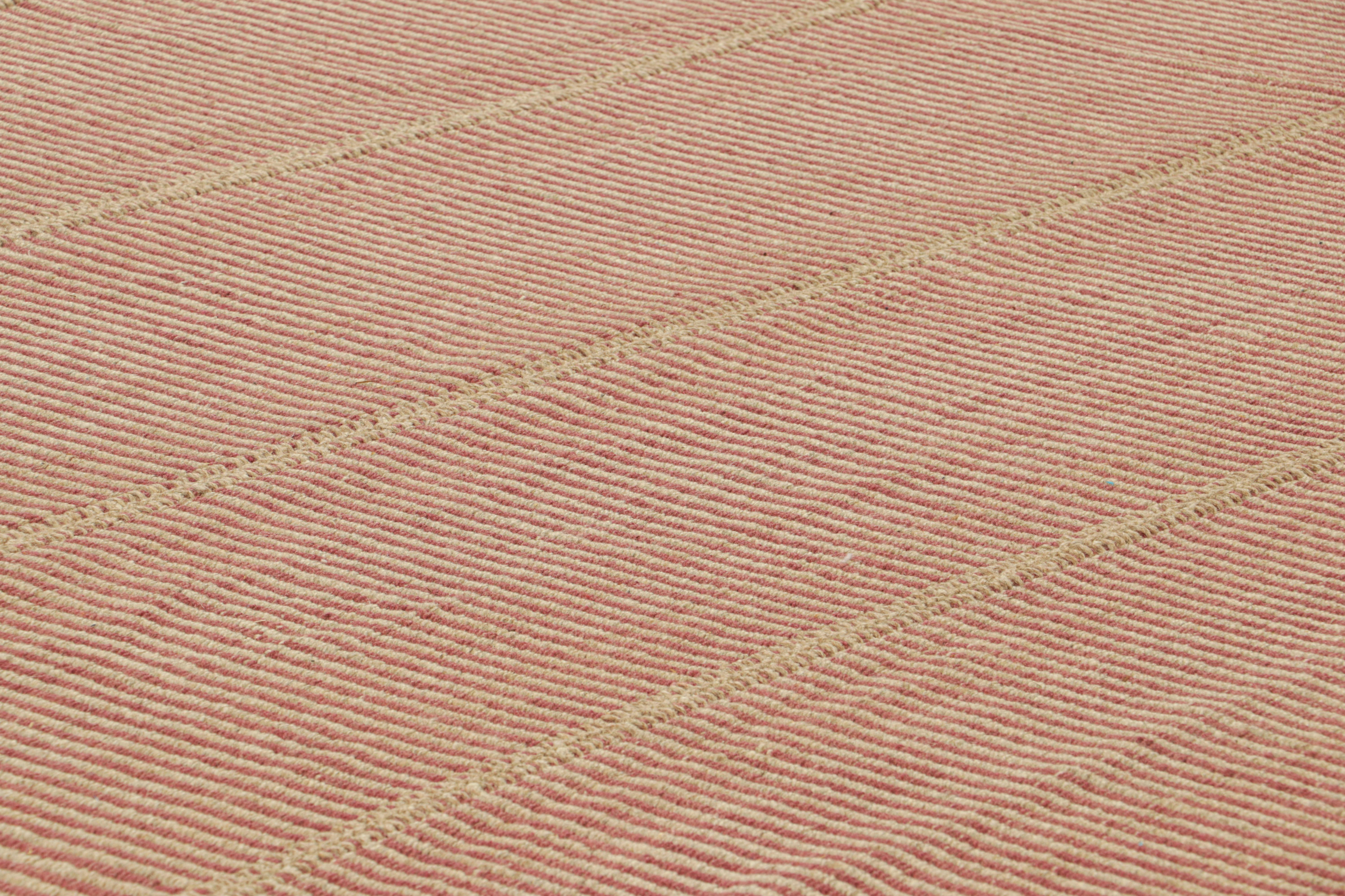 Tissé à la main en laine, un design Kilim 9x12 d'une nouvelle collection inventive de tissage plat contemporain de Rug & Kilim.

Sur le Design : 

Surnommée 