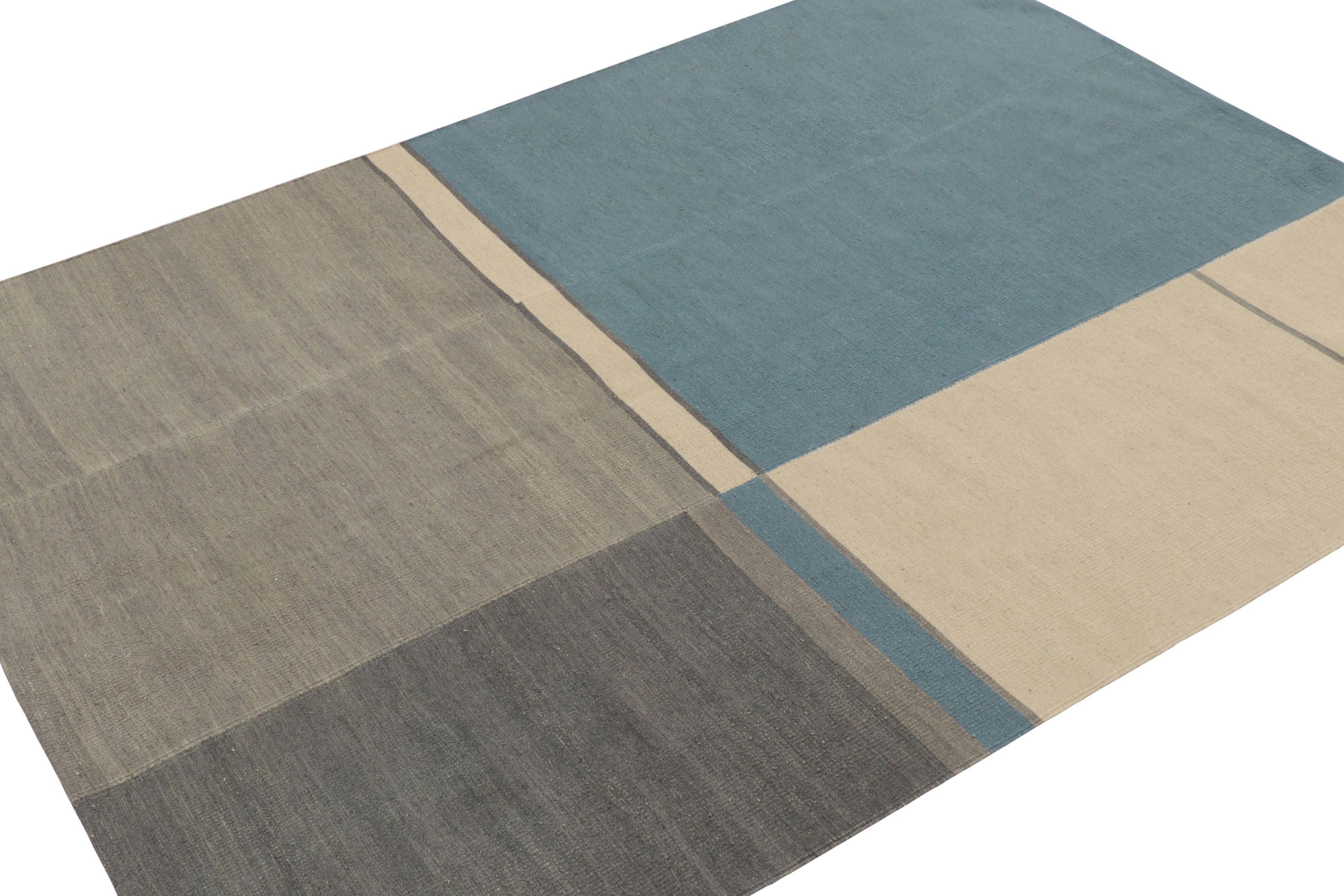 Kilim contemporáneo de Rug & Kilim en tonos beige, azul y gris en Nuevo estado para la venta en Long Island City, NY