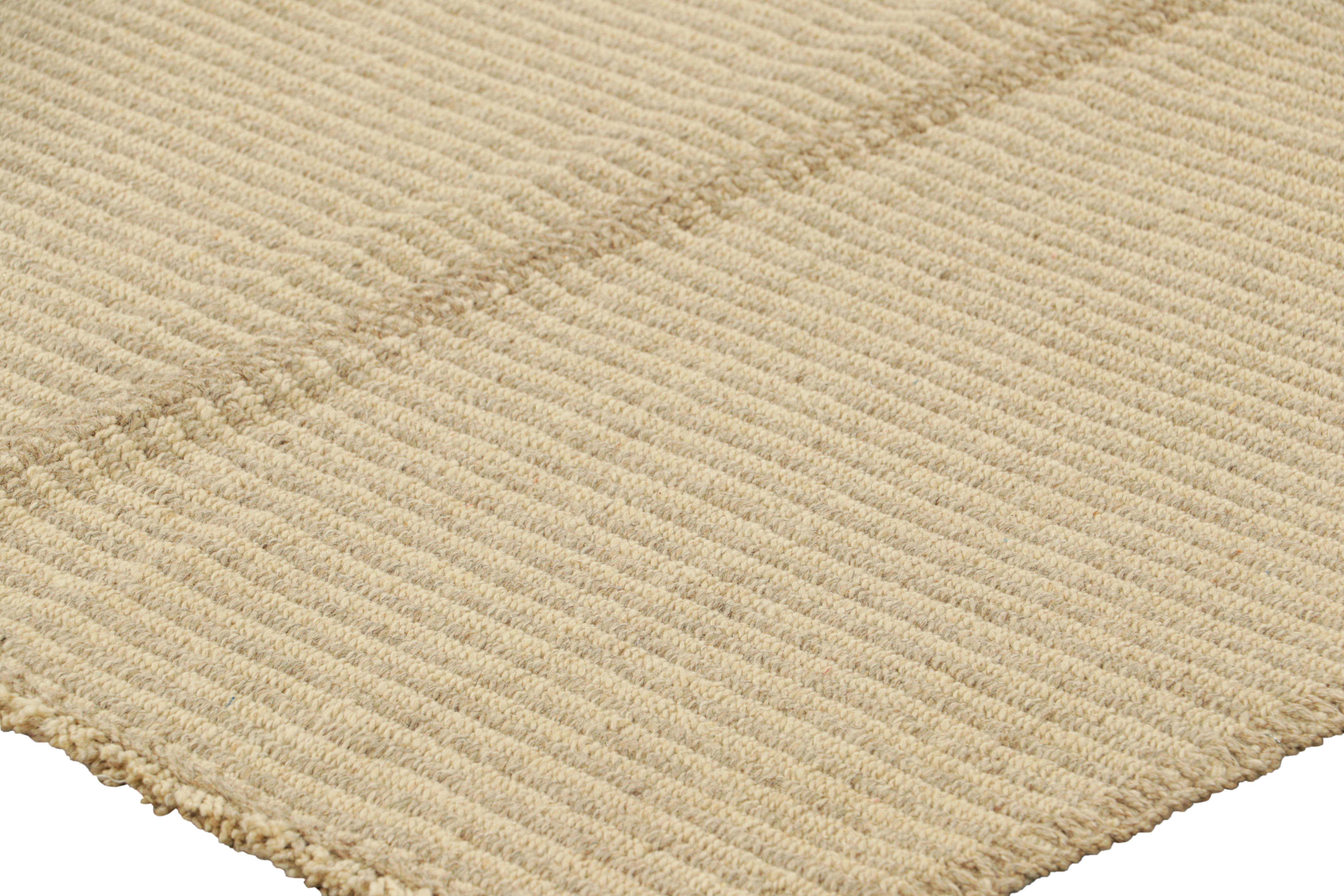 Kilim contemporáneo de Rug & Kilim en rayas de textura beige-marrón en Nuevo estado para la venta en Long Island City, NY