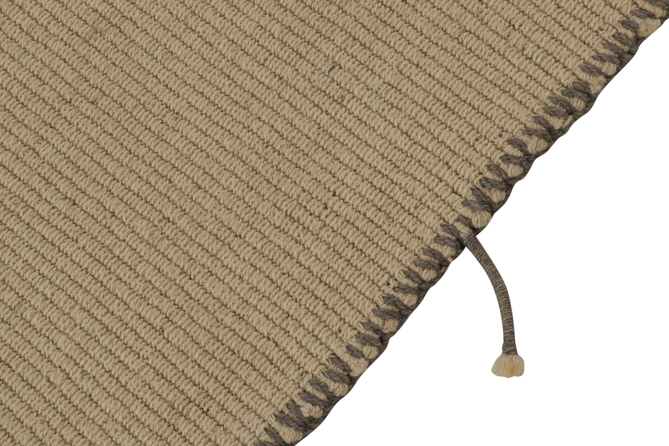 Kilim contemporáneo de Rug & Kilim en beige-marrón con toques grises en Nuevo estado para la venta en Long Island City, NY