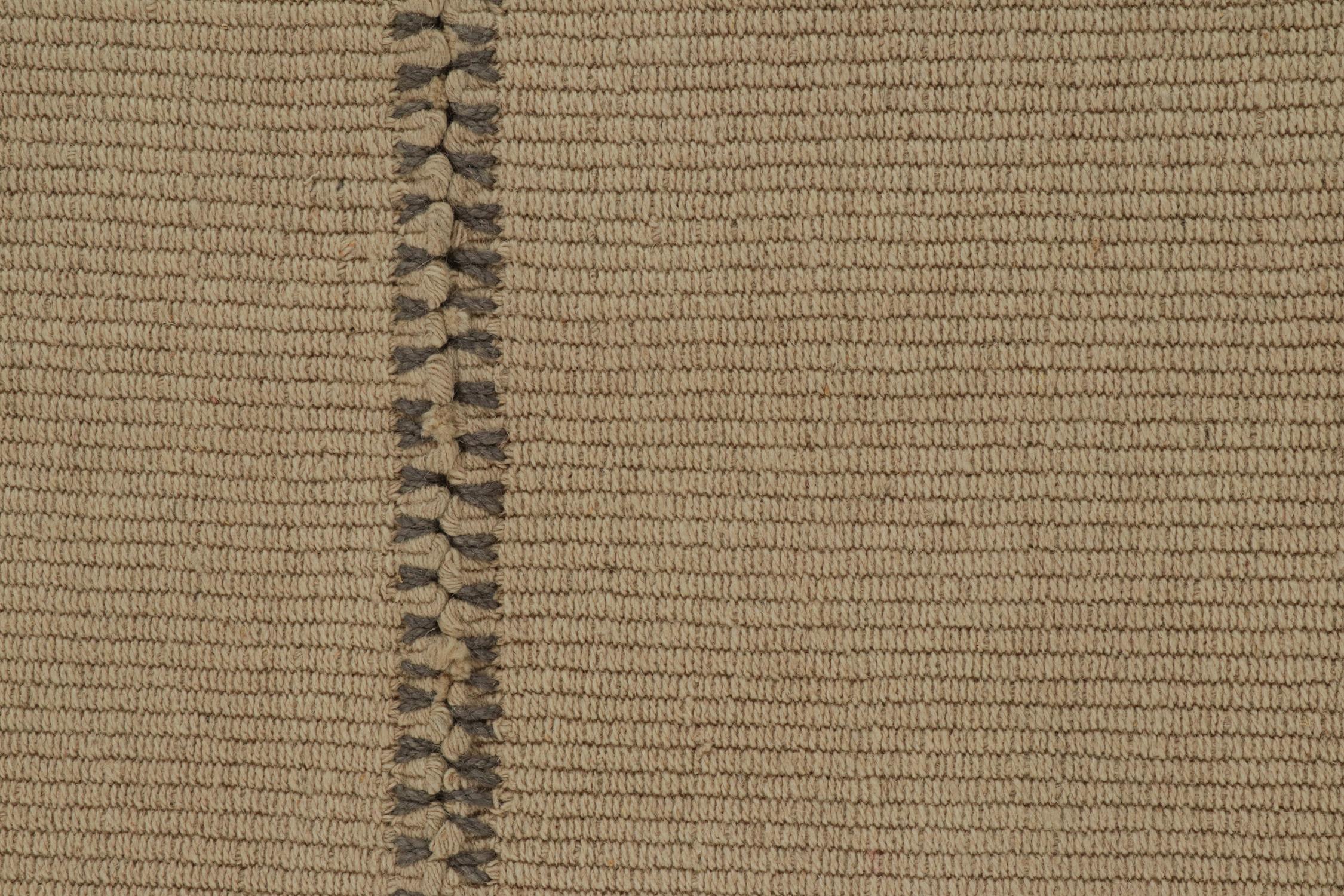 Kilim contemporáneo de Rug & Kilim en beige-marrón con toques grises Siglo XXI y contemporáneo en venta