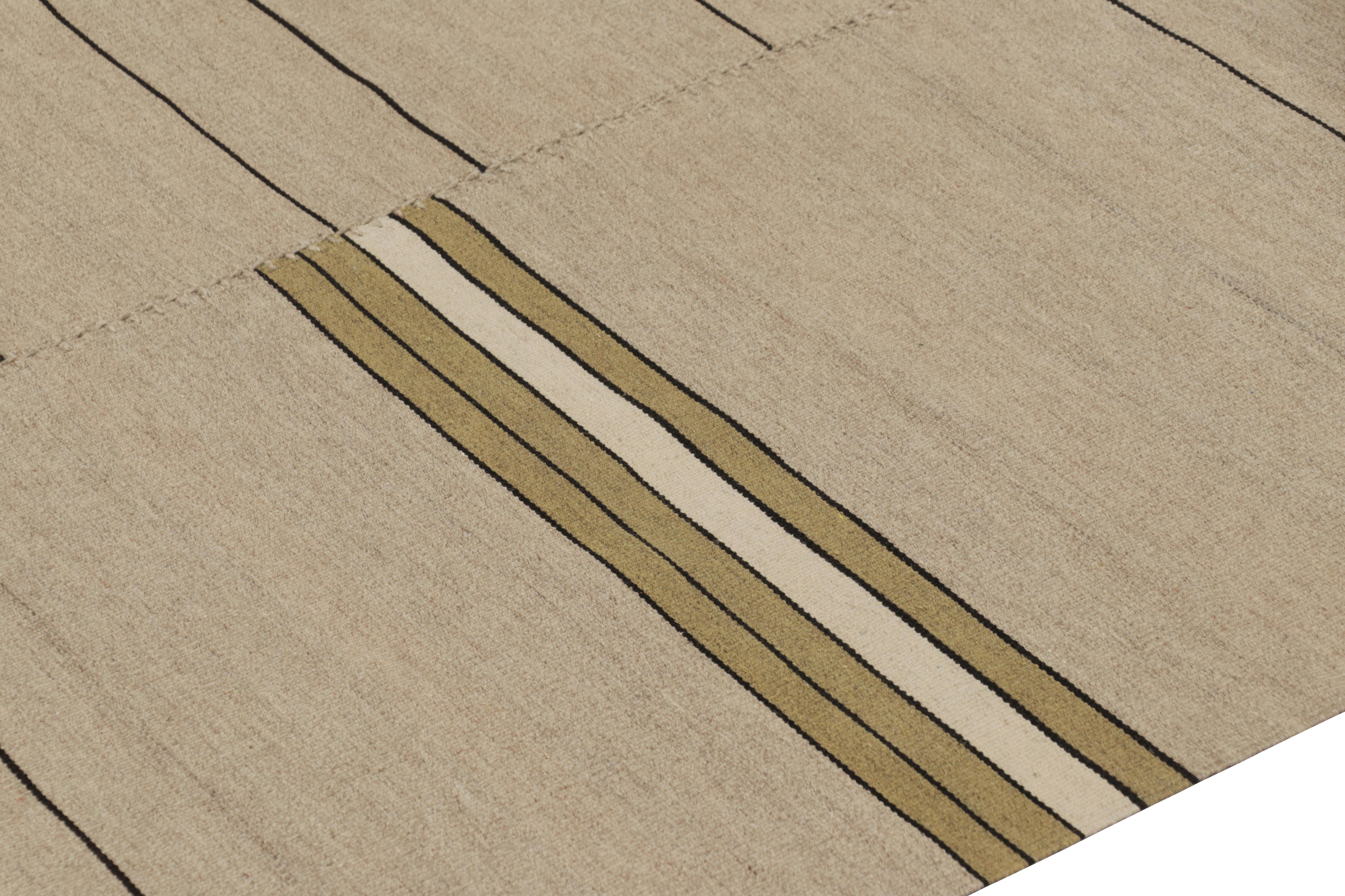 Laine Rug & Kilim's Contemporary Kilim in Beige, Green and Black Tones (Kilim contemporain dans les tons beige, vert et noir) en vente