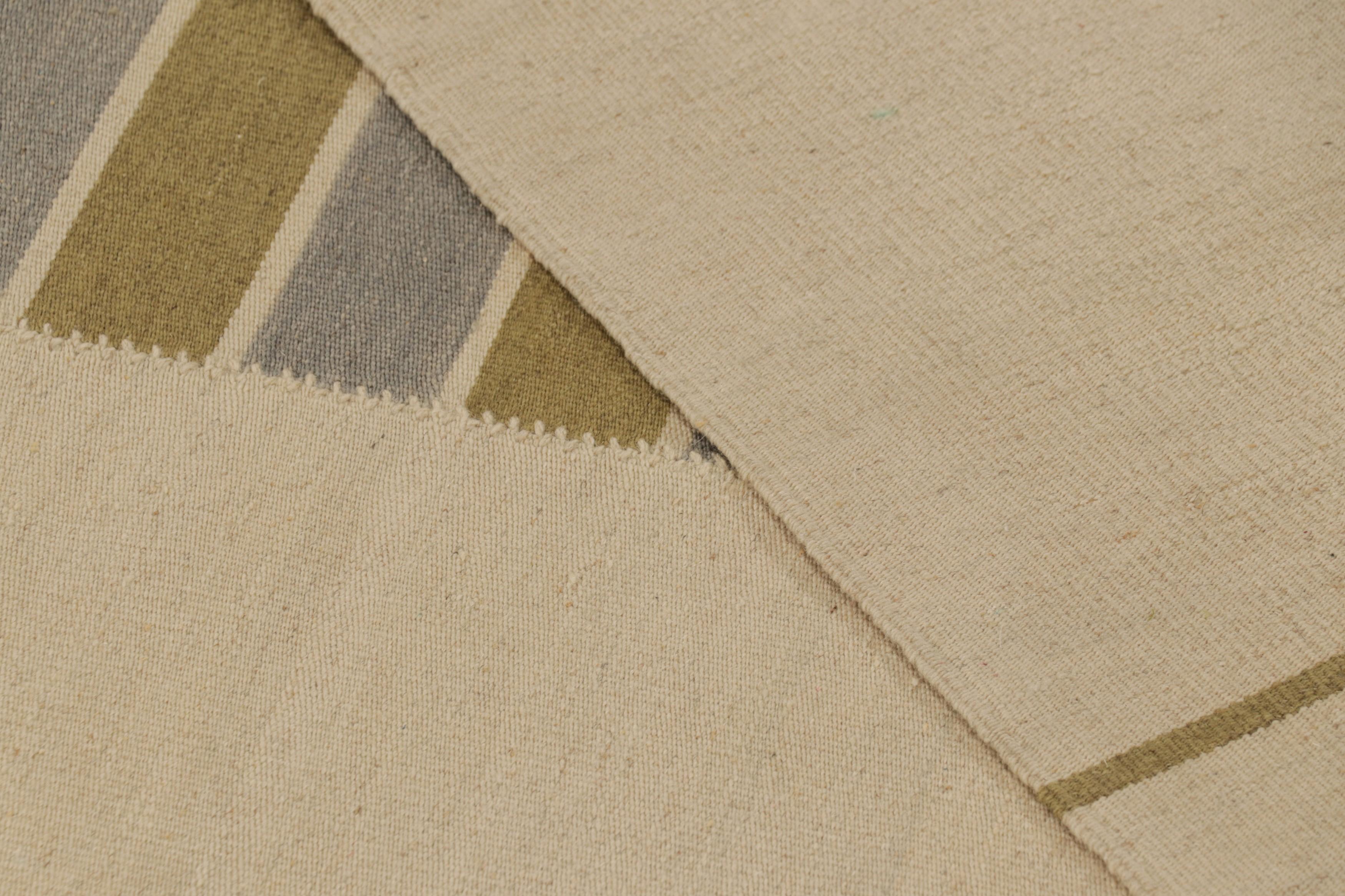 Rug & Kilim's Contemporary Kilim in Beige, Green and Gray Tones (Kilim contemporain dans les tons beige, vert et gris) en vente 1