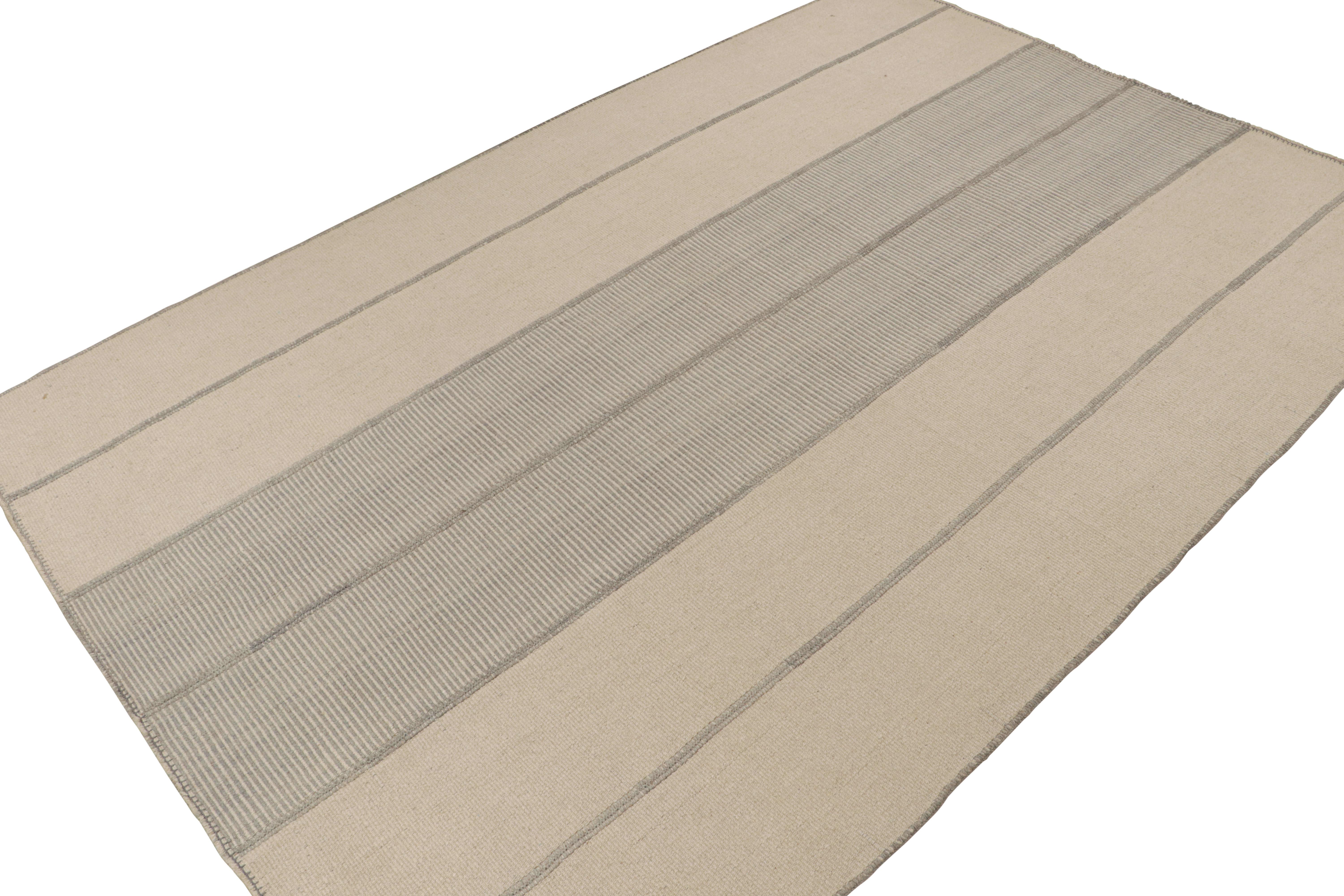 Perse Rug & Kilim's Contemporary Kilim in Beige & Grey Stripes (Kilim contemporain à rayures beiges et grises) en vente