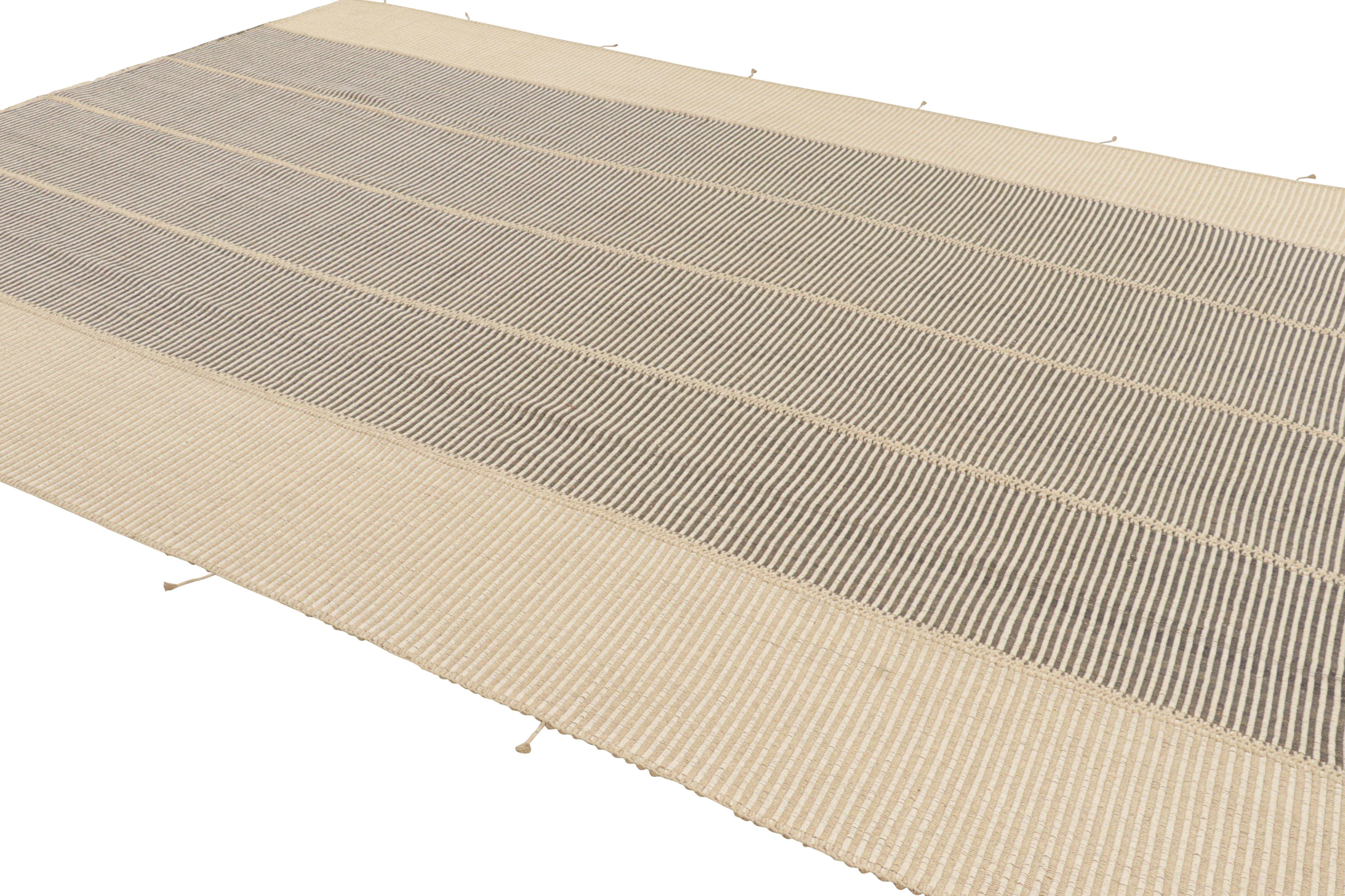 Afghano Rug & Kilim è un kilim contemporaneo a strisce nere e beige. in vendita