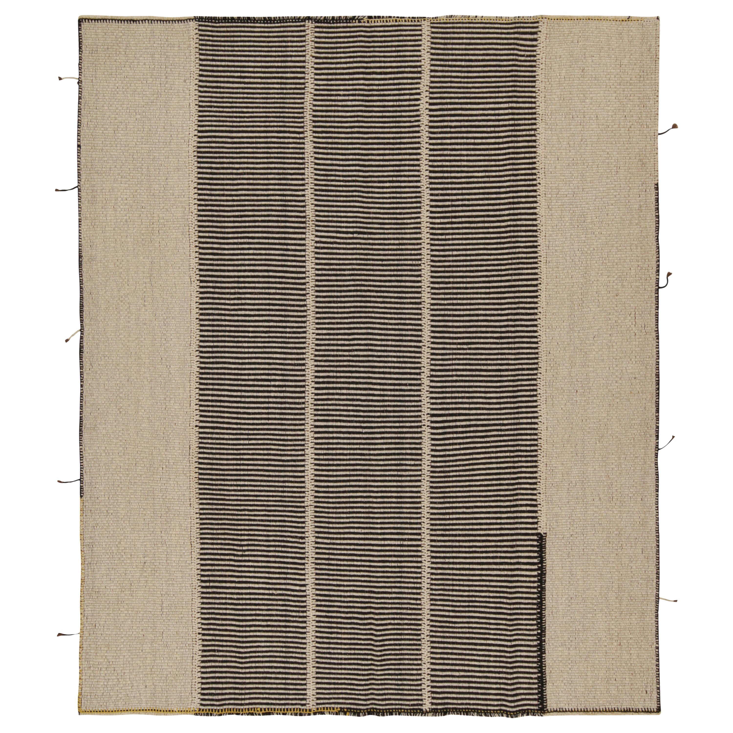 Rug & Kilim's Contemporary Kilim in schwarz-beige gestreift mit braunen Akzenten