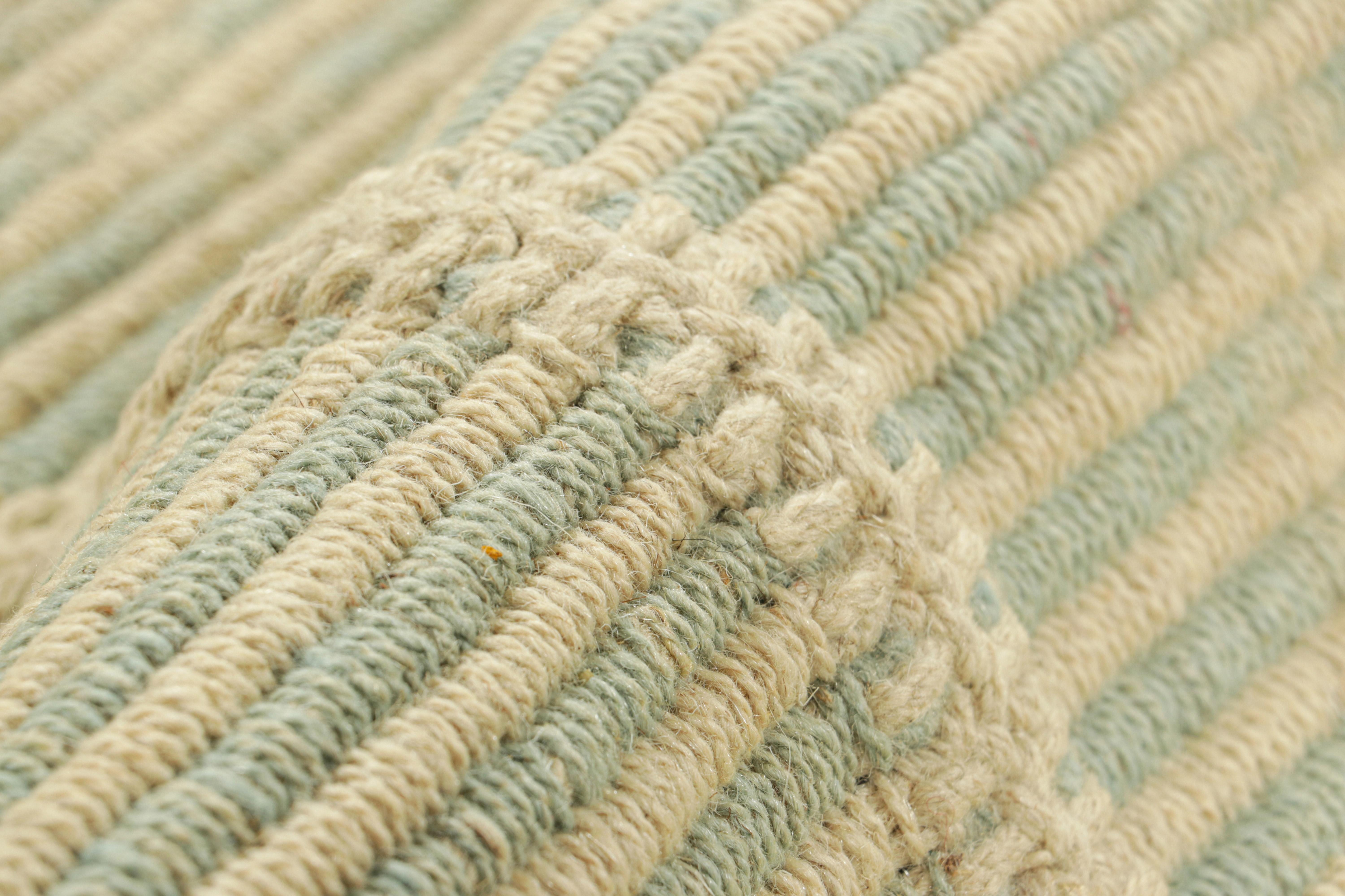 Rug & Kilim's Contemporary Kilim in Blue and Beige Textural Stripes (Kilim contemporain à rayures texturées bleu et beige) Neuf - En vente à Long Island City, NY