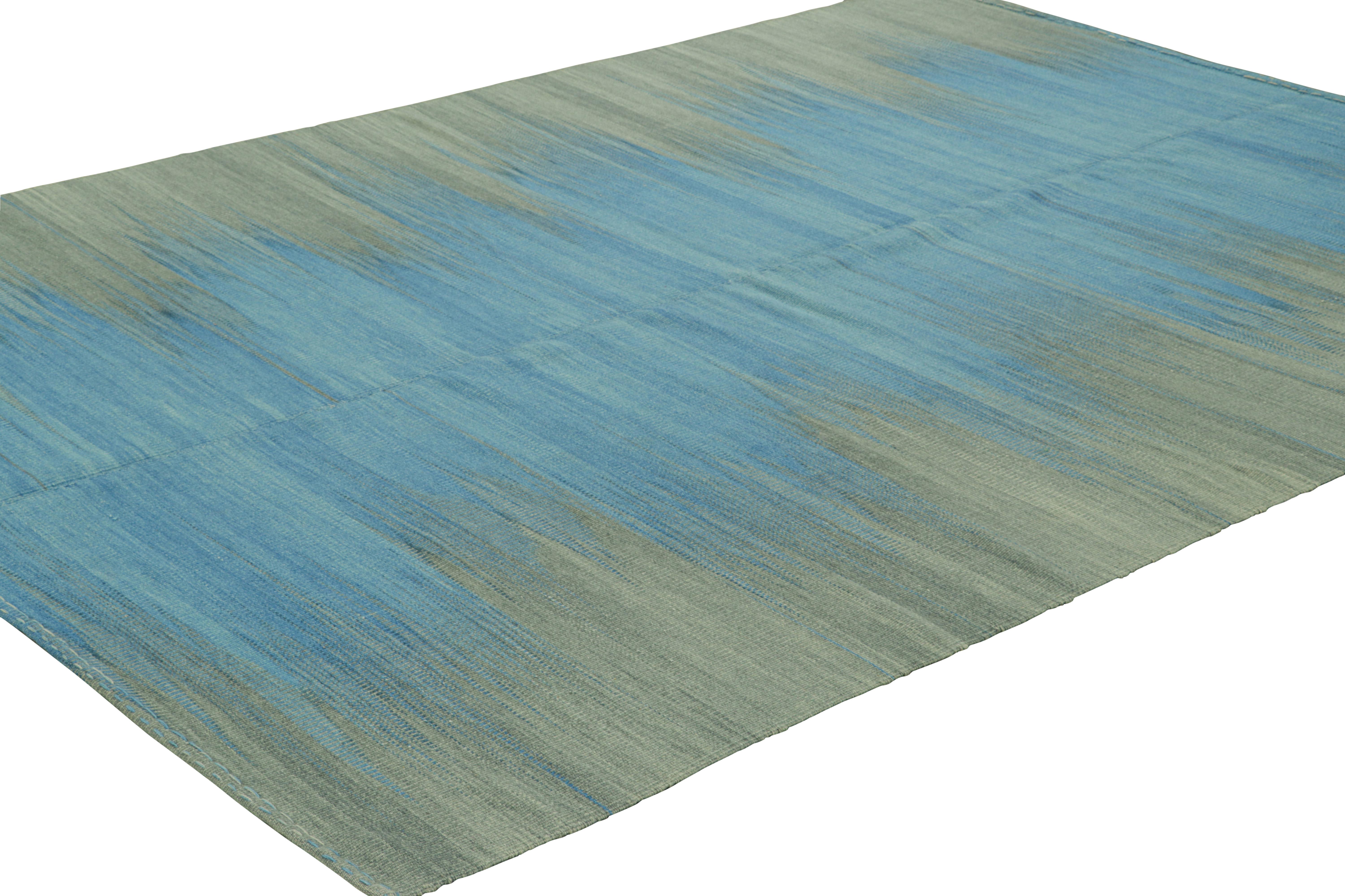 Turco Rug & Kilim: Kilim contemporaneo a strisce blu e verdi e motivo geometrico in vendita