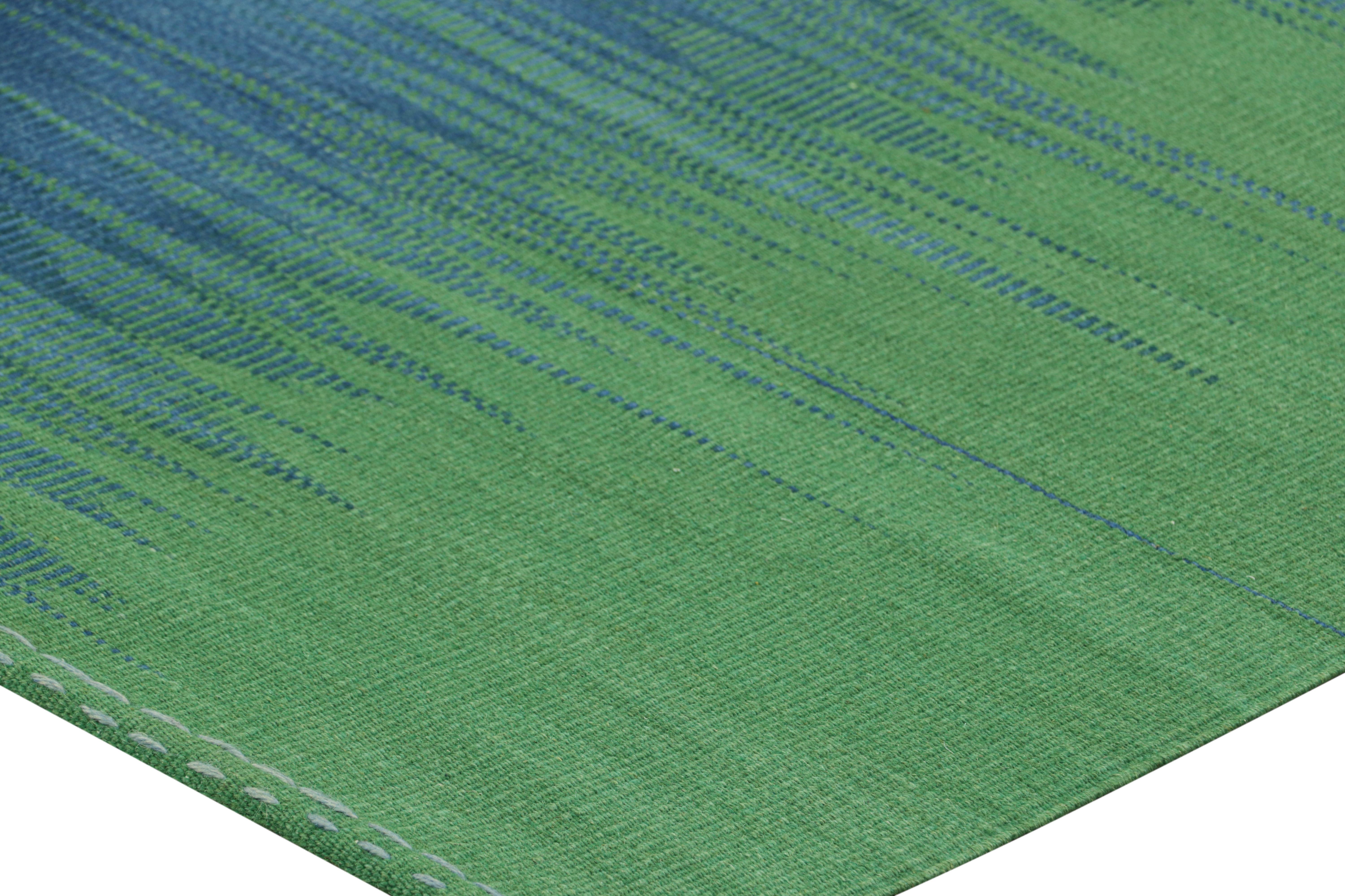 Rug & Kilim's Contemporary Kilim in Blue and Green Stripes and Geometric Pattern (Kilim contemporain à rayures bleues et vertes et motif géométrique) Neuf - En vente à Long Island City, NY