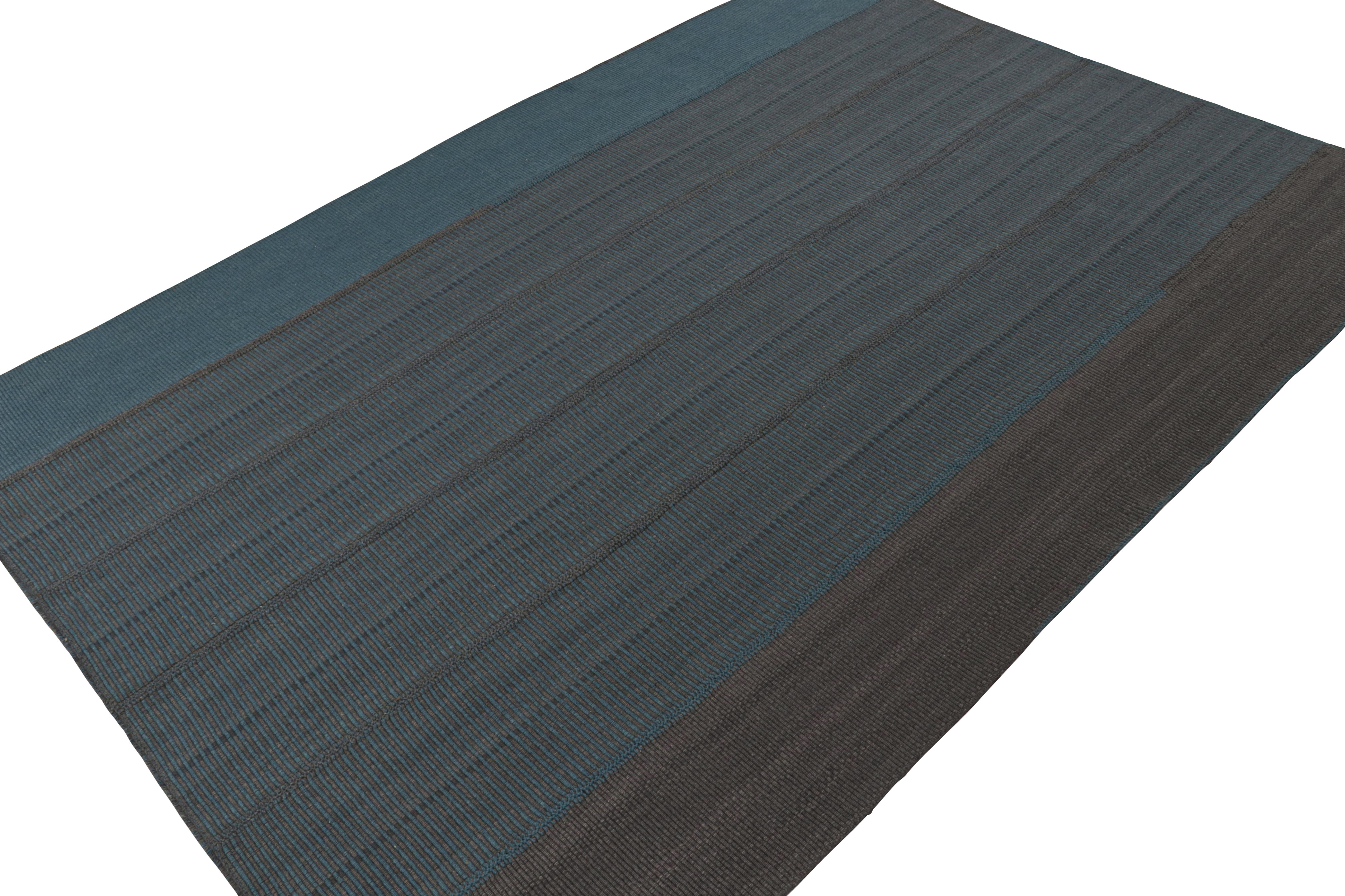 Perse Rug & Kilim's Contemporary Kilim in Blue with Gray Stripes and Brown Accents (Kilim contemporain en bleu avec des rayures grises et des accents bruns) en vente