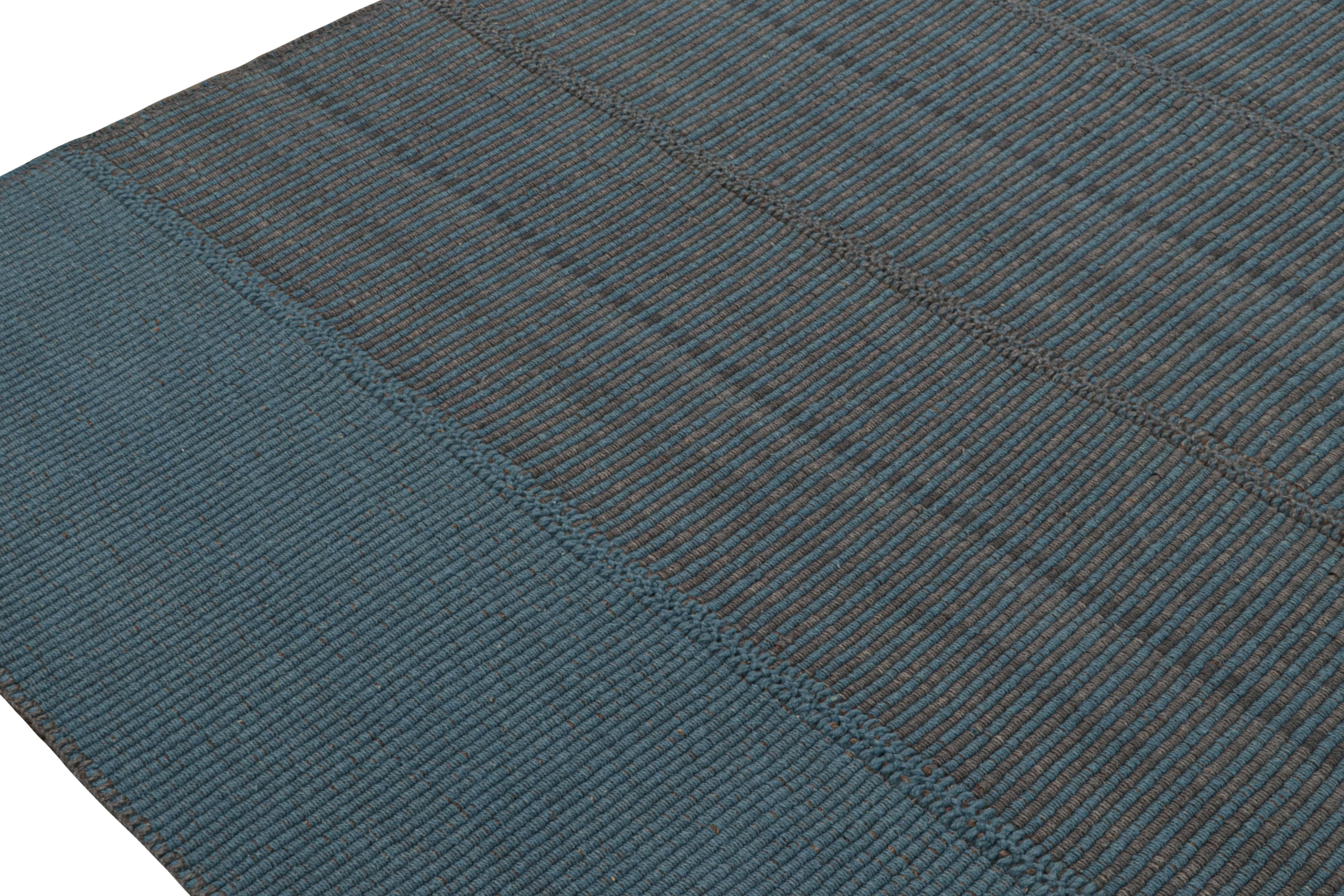 Rug & Kilim's Contemporary Kilim in Blue with Gray Stripes and Brown Accents (Kilim contemporain en bleu avec des rayures grises et des accents bruns) Neuf - En vente à Long Island City, NY