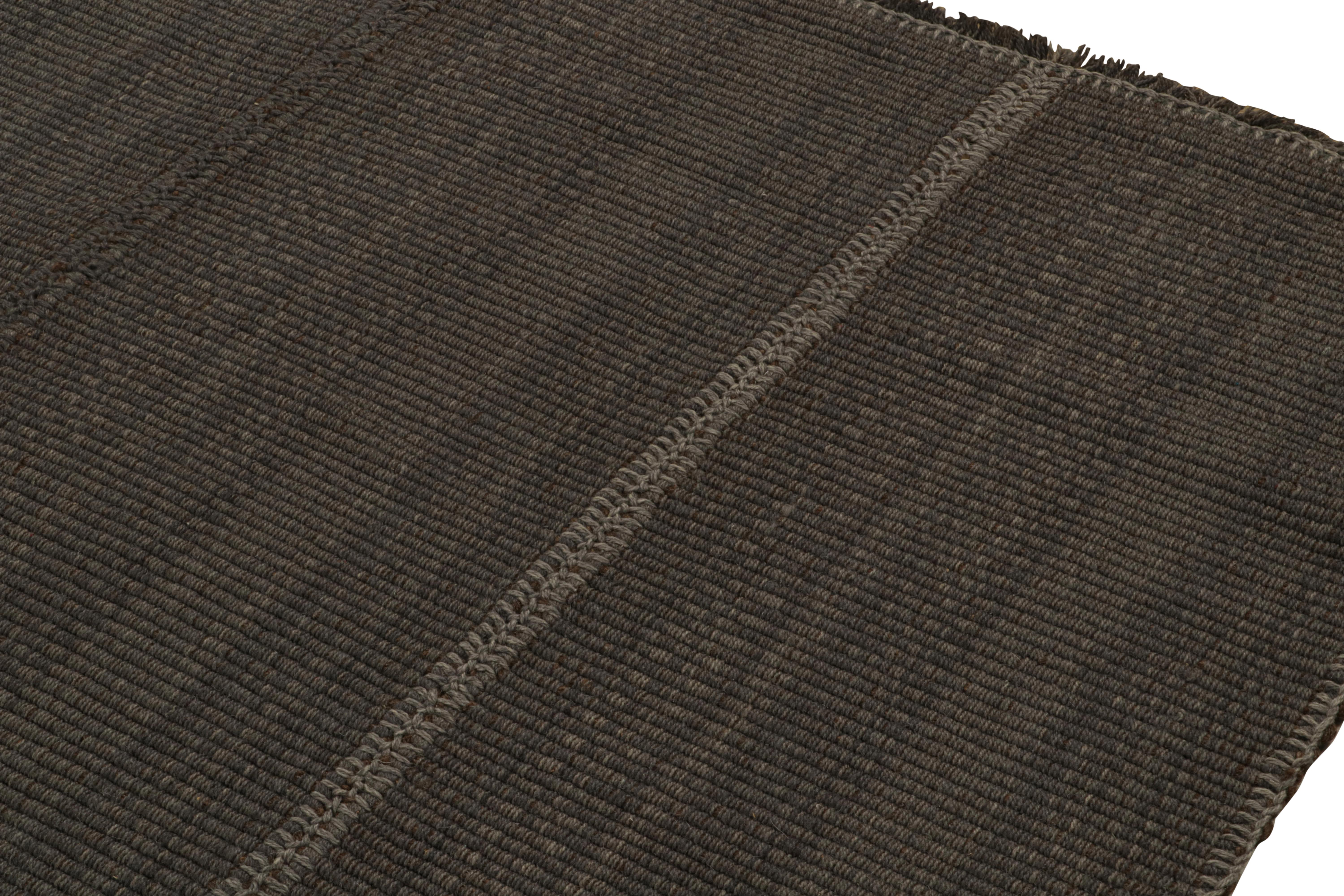 Rug & Kilim's Contemporary Kilim in Brown, mit beigefarbenen Akzenten (Handgewebt) im Angebot
