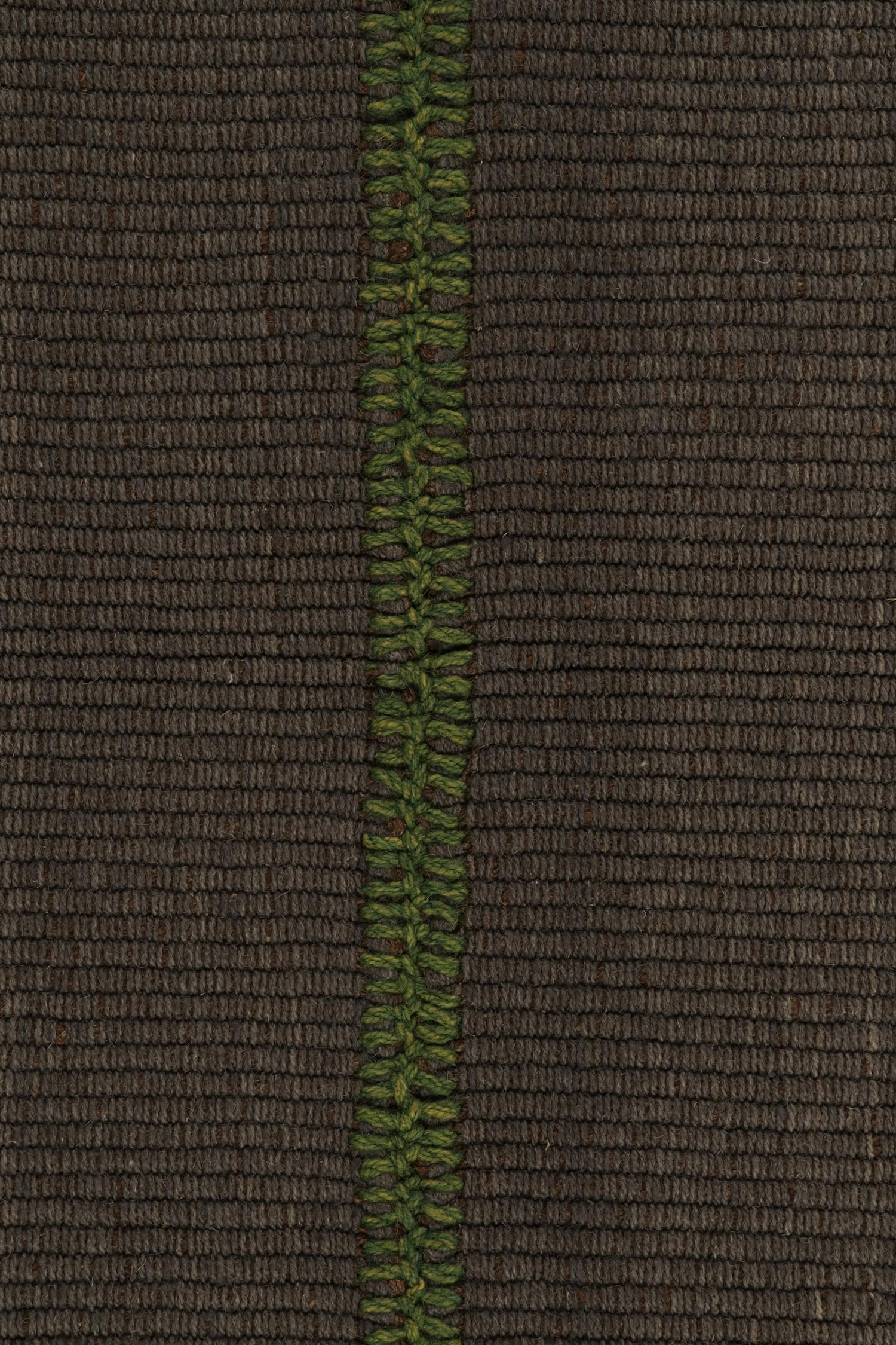 Rug & Kilim's Contemporary Kilim in Brown with Green Accents (Kilim contemporain en brun avec des accents verts) Neuf - En vente à Long Island City, NY