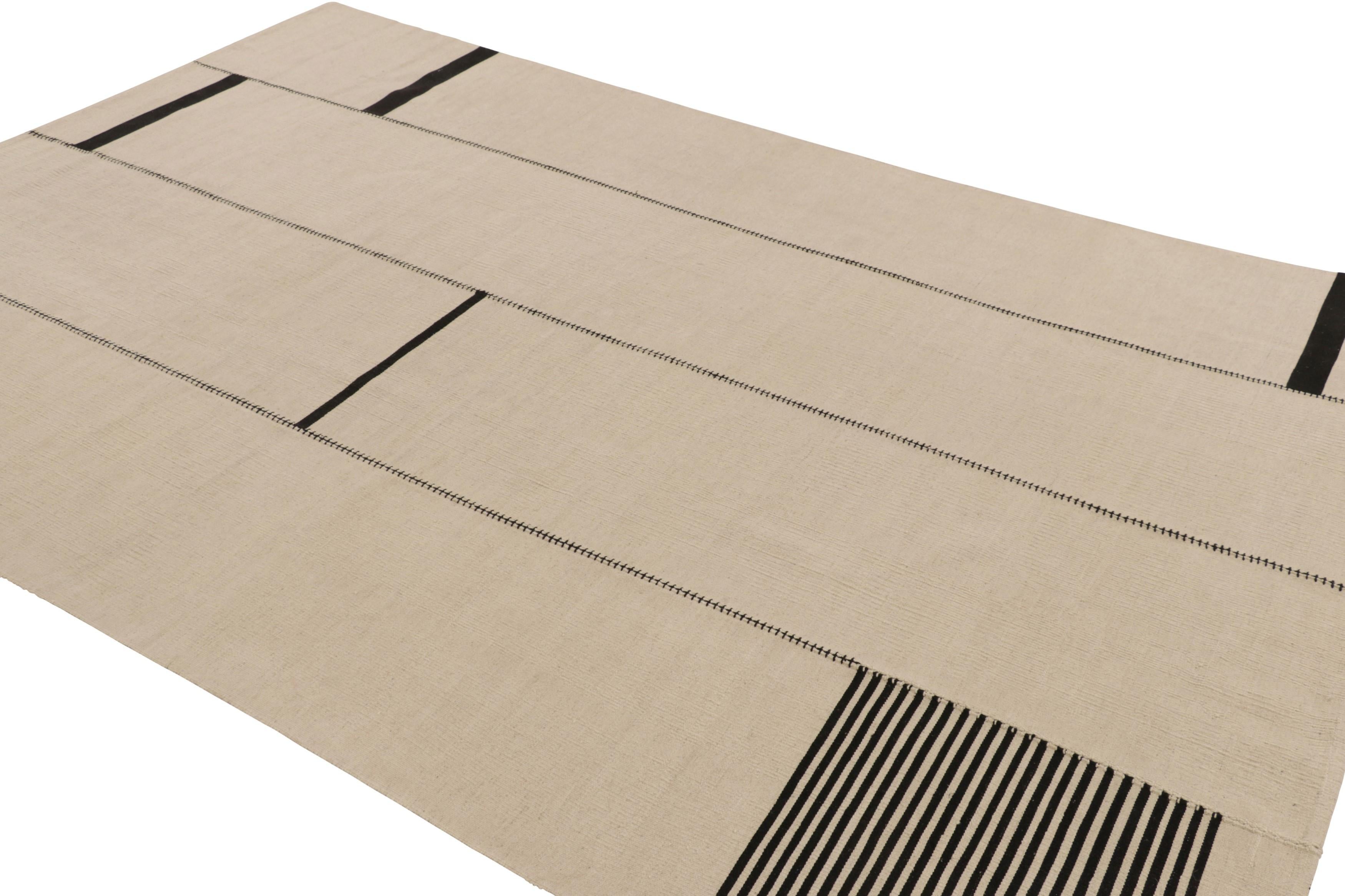 Rug & Kilim's Contemporary Kilim in Cream and Black Tones (Kilim contemporain dans les tons crème et noir) Neuf - En vente à Long Island City, NY