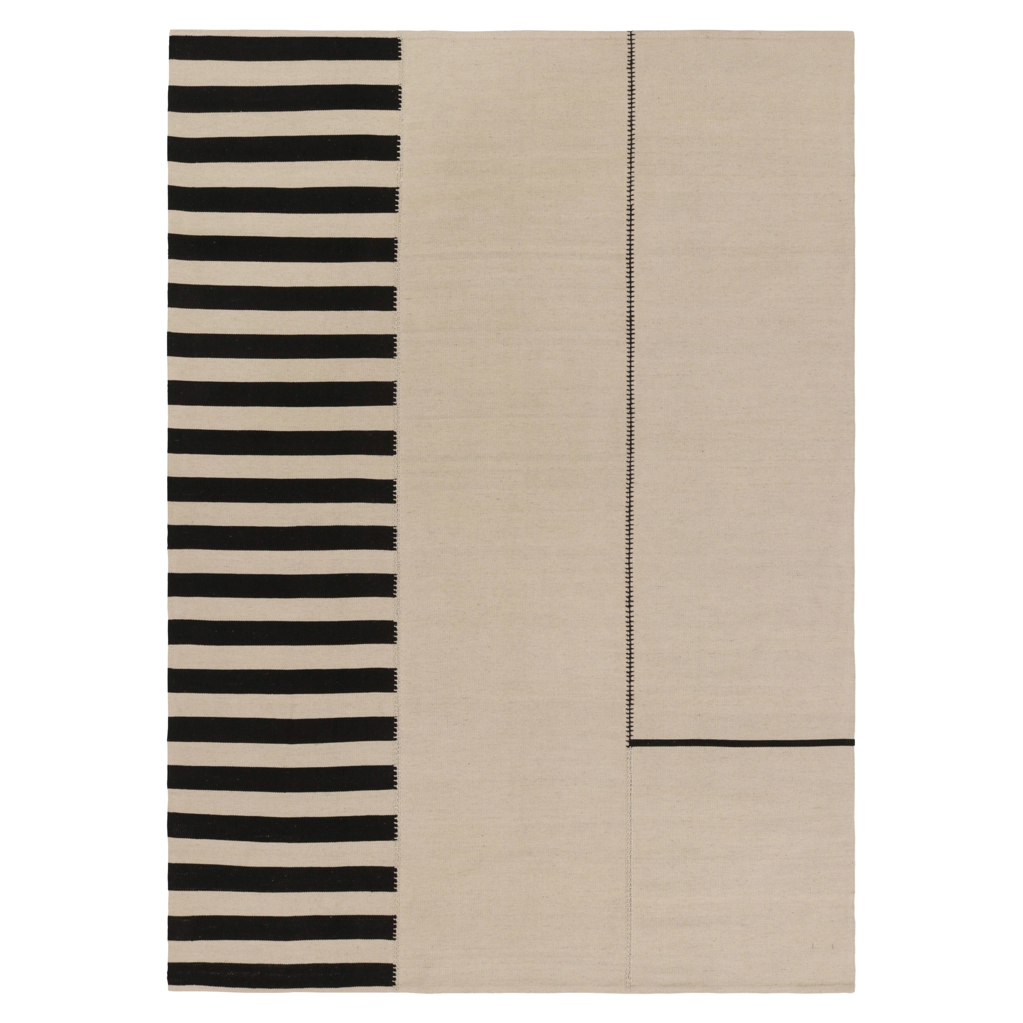 Rug
Kilim
s Contemporary Kilim in Cream and Black Tones (Kilim contemporain dans les tons crème et noir)