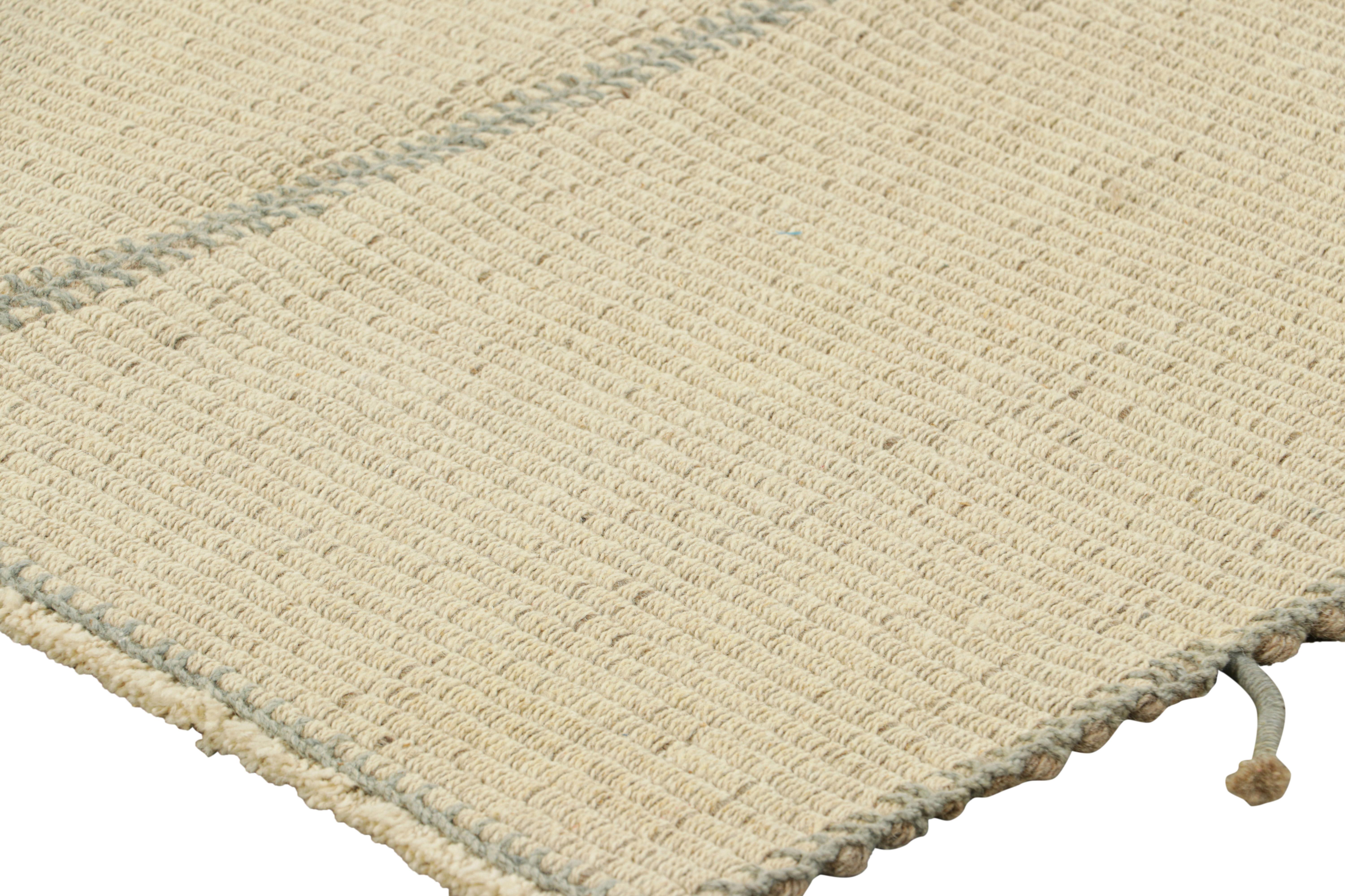 Rug & Kilim è un kilim contemporaneo a strisce color crema, bianco e blu. In condizioni Nuovo in vendita a Long Island City, NY