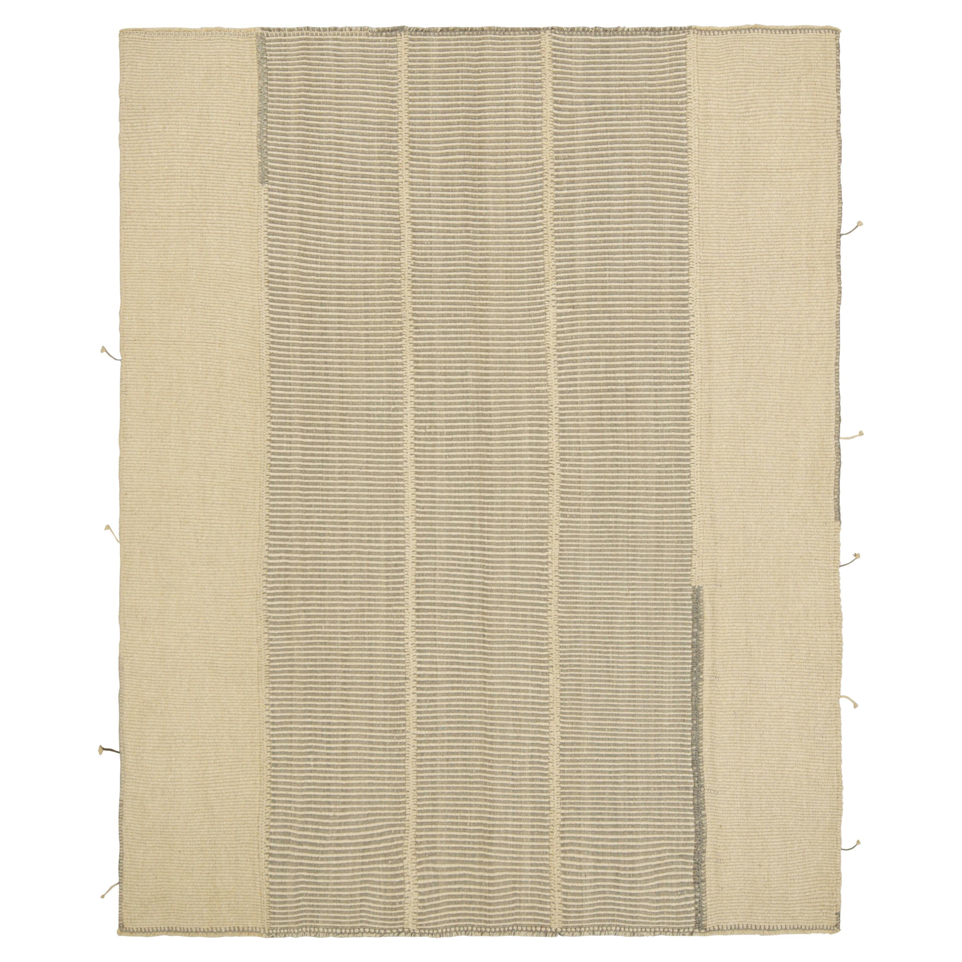 Rug & Kilim's Contemporary Kilim in Cream White and Gray Textural Stripes (Kilim contemporain à rayures texturées crème, blanches et grises)