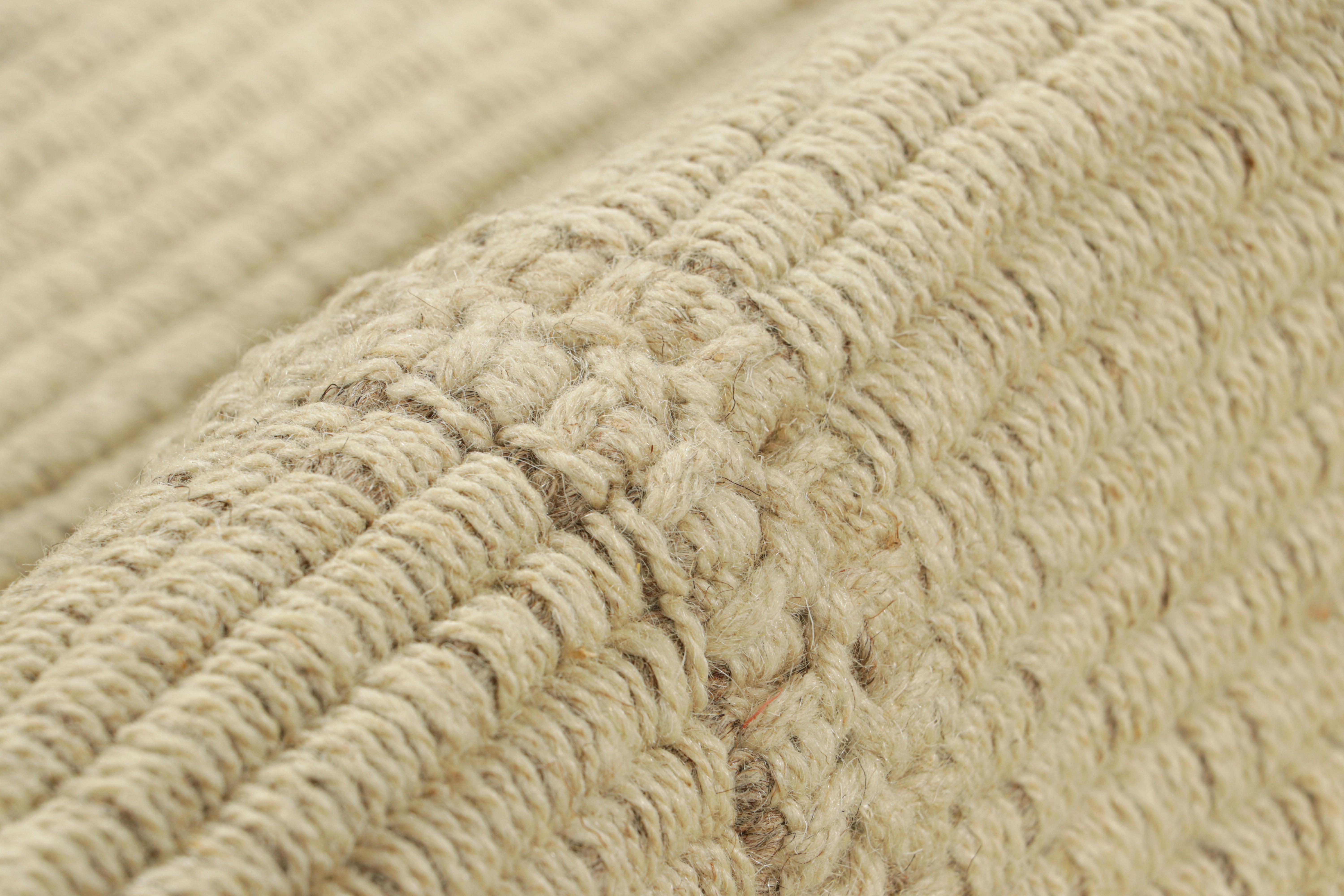 Rug & Kilim's Contemporary Kilim in Cream White Textural Stripes (Kilim contemporain à rayures texturées crème et blanc) Neuf - En vente à Long Island City, NY