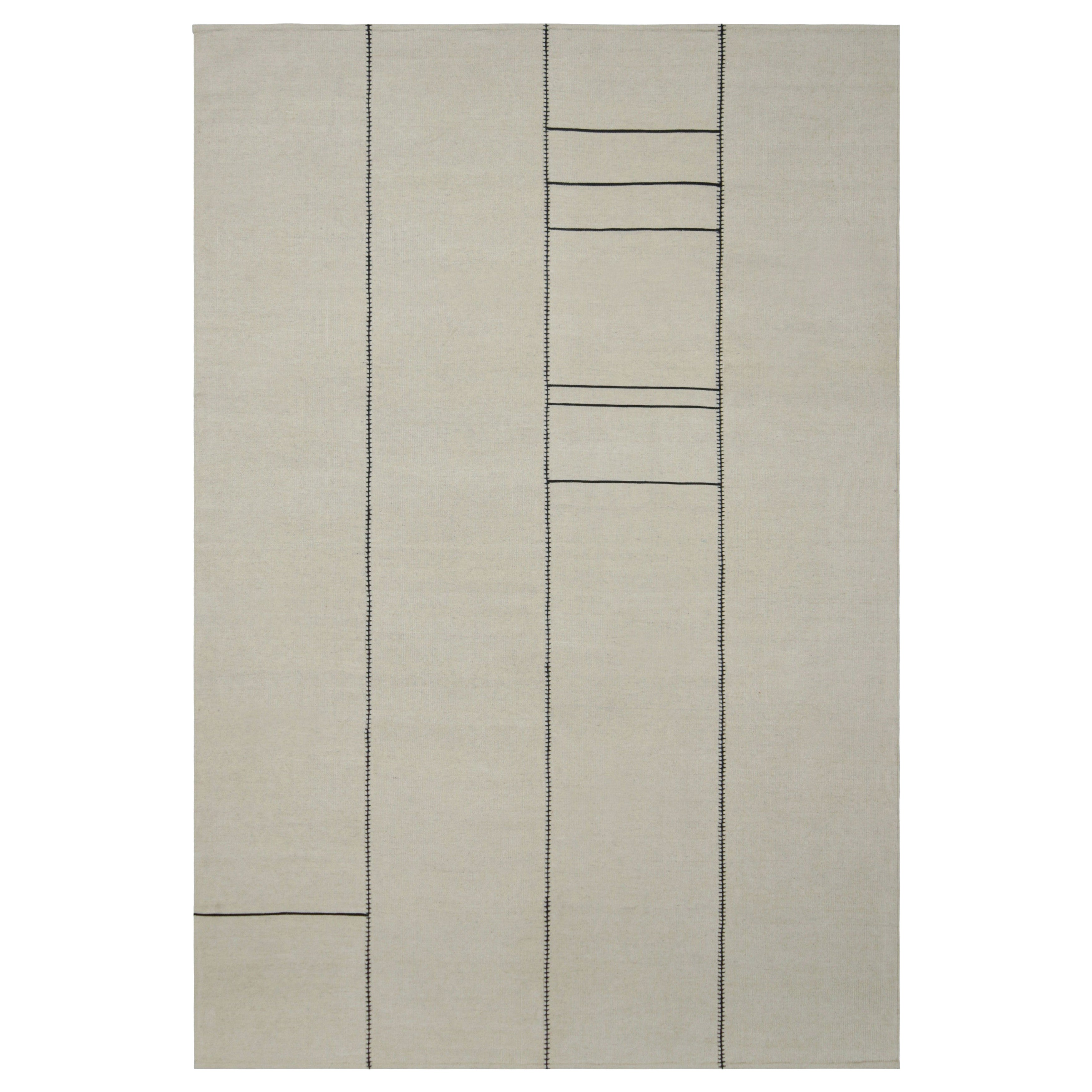Rug 
Kilim
s Contemporary Kilim in Cream with Black Striped Patterns (Kilim contemporain en crème avec motifs rayés noirs) en vente