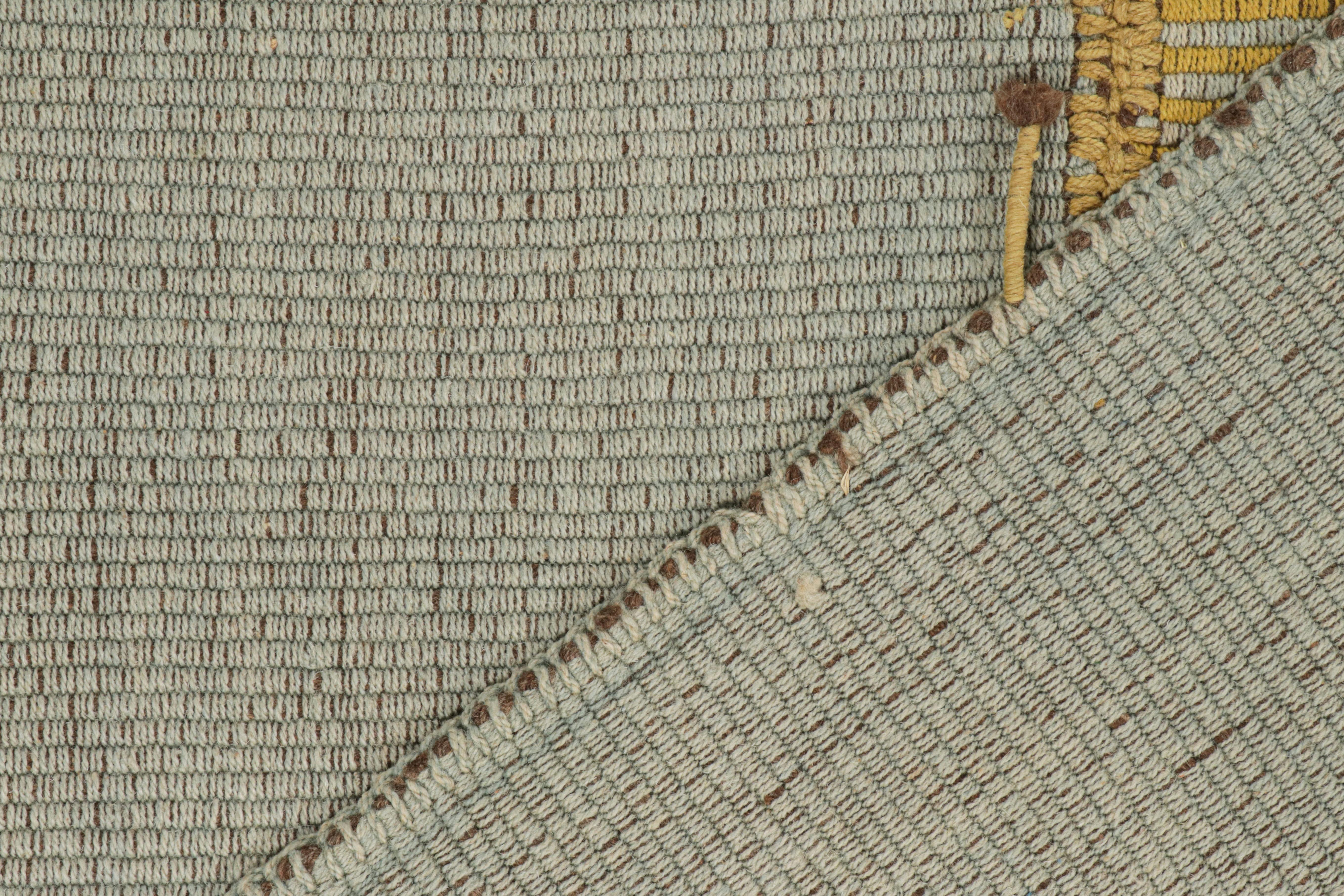 XXI secolo e contemporaneo Rug & Kilim: Kilim contemporaneo in oro e blu con strisce e accenti marroni in vendita