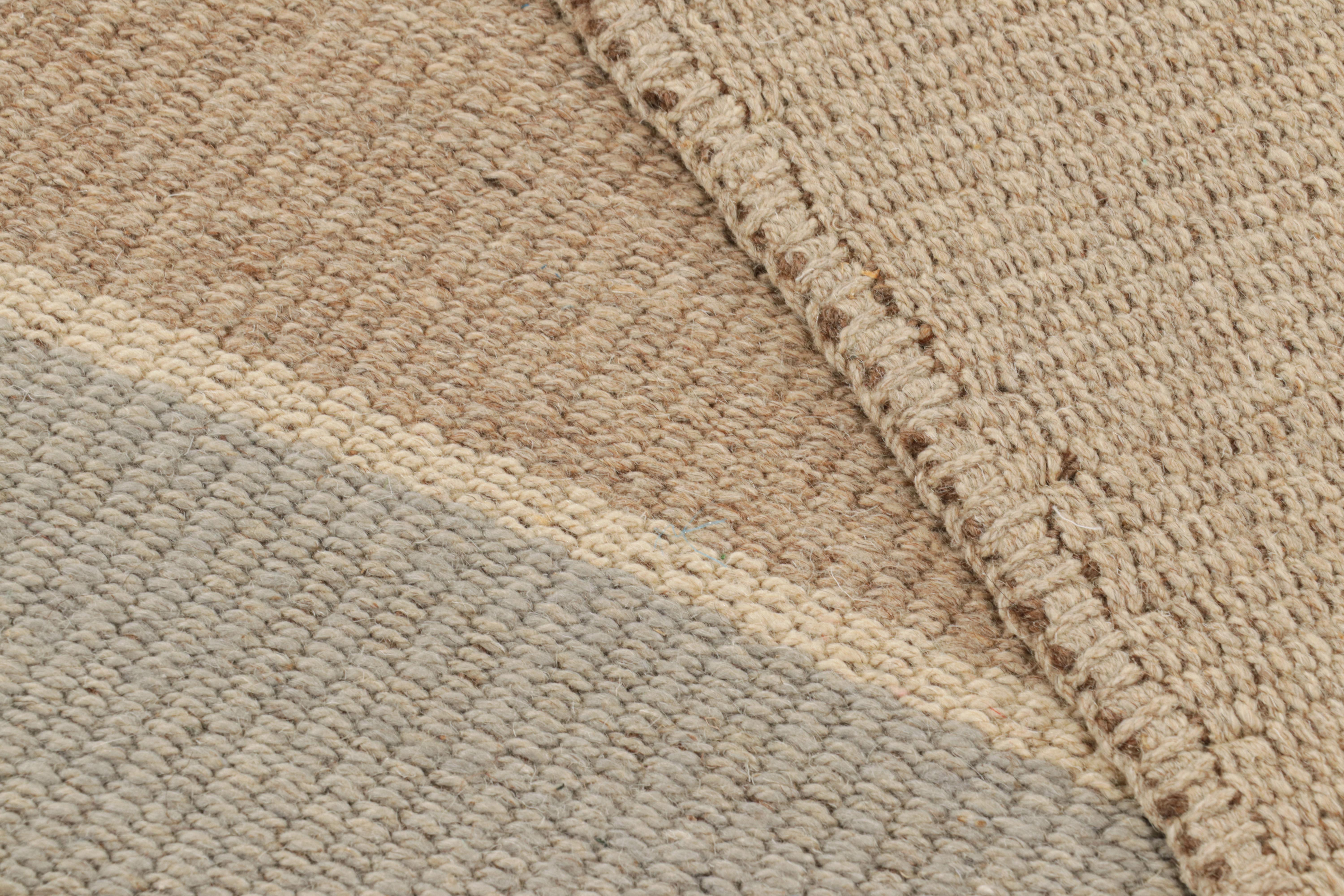 Rug & Kilim's Contemporary Kilim in Grau und Beige-Braun mit Strukturstreifen (Wolle) im Angebot