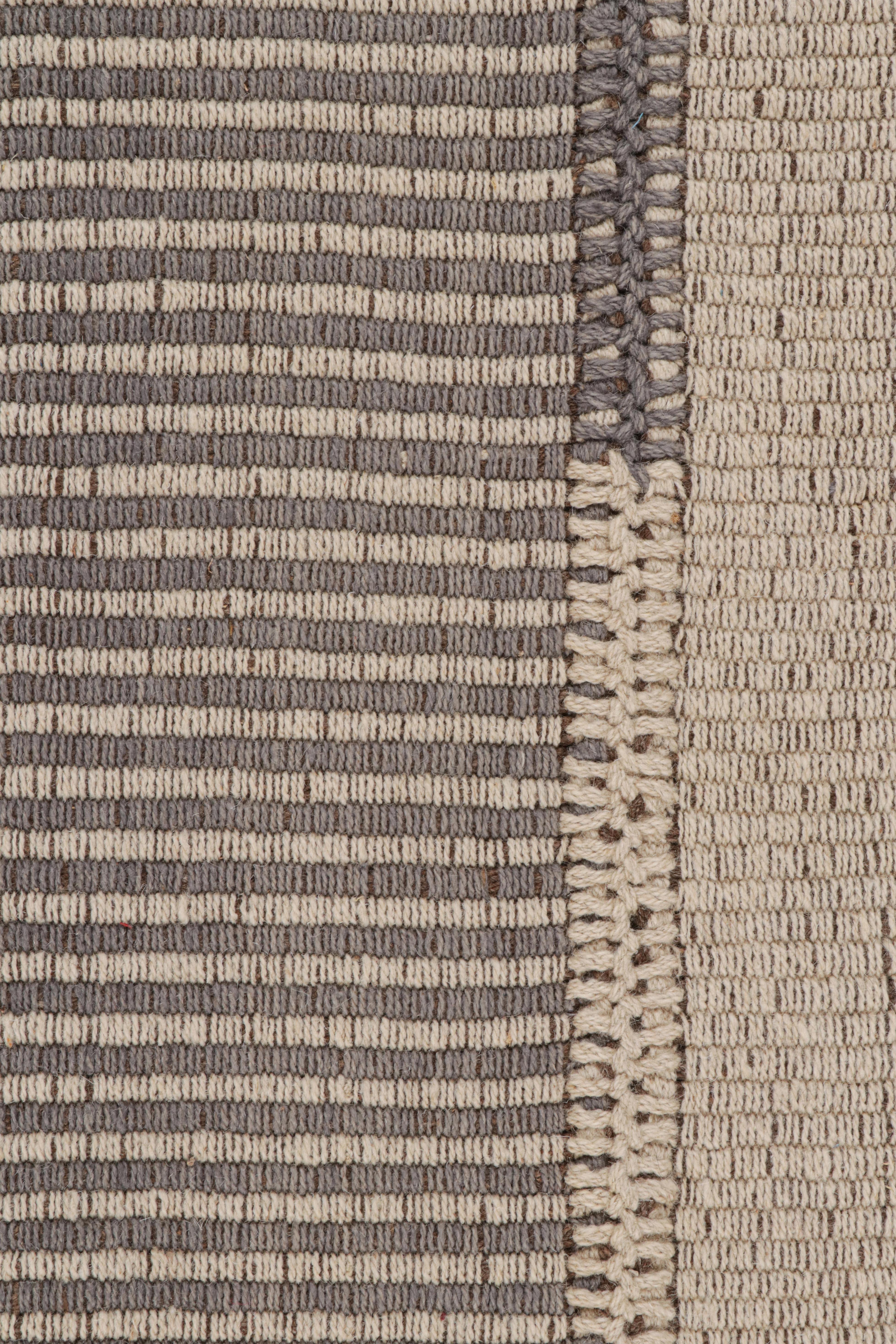 Moderno Rug & Kilim’s Contemporary Kilim in Gray and Beige with Stripes & Brown Accents in vendita