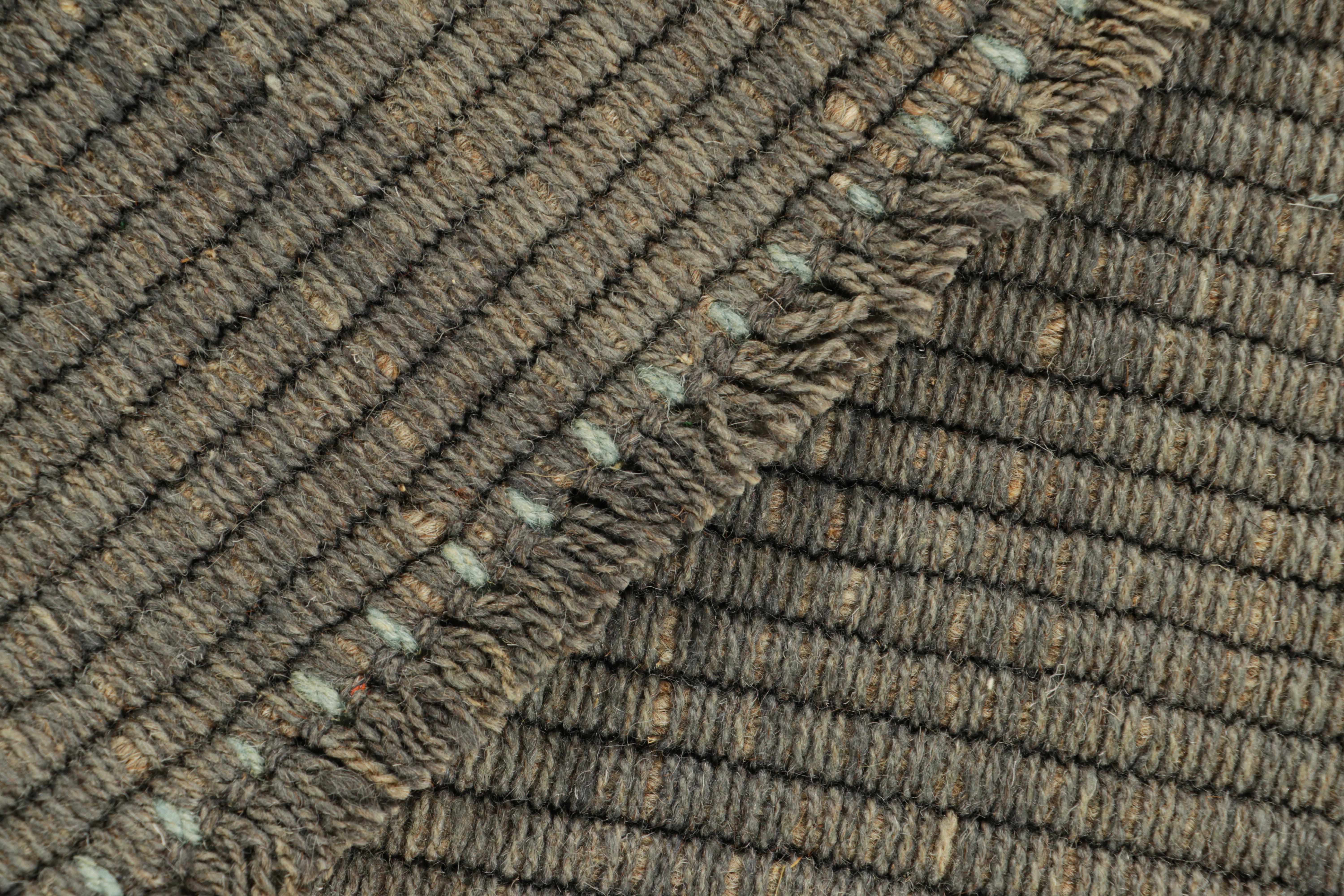 XXI secolo e contemporaneo Rug & Kilim è un kilim contemporaneo a strisce grigio e blu. in vendita