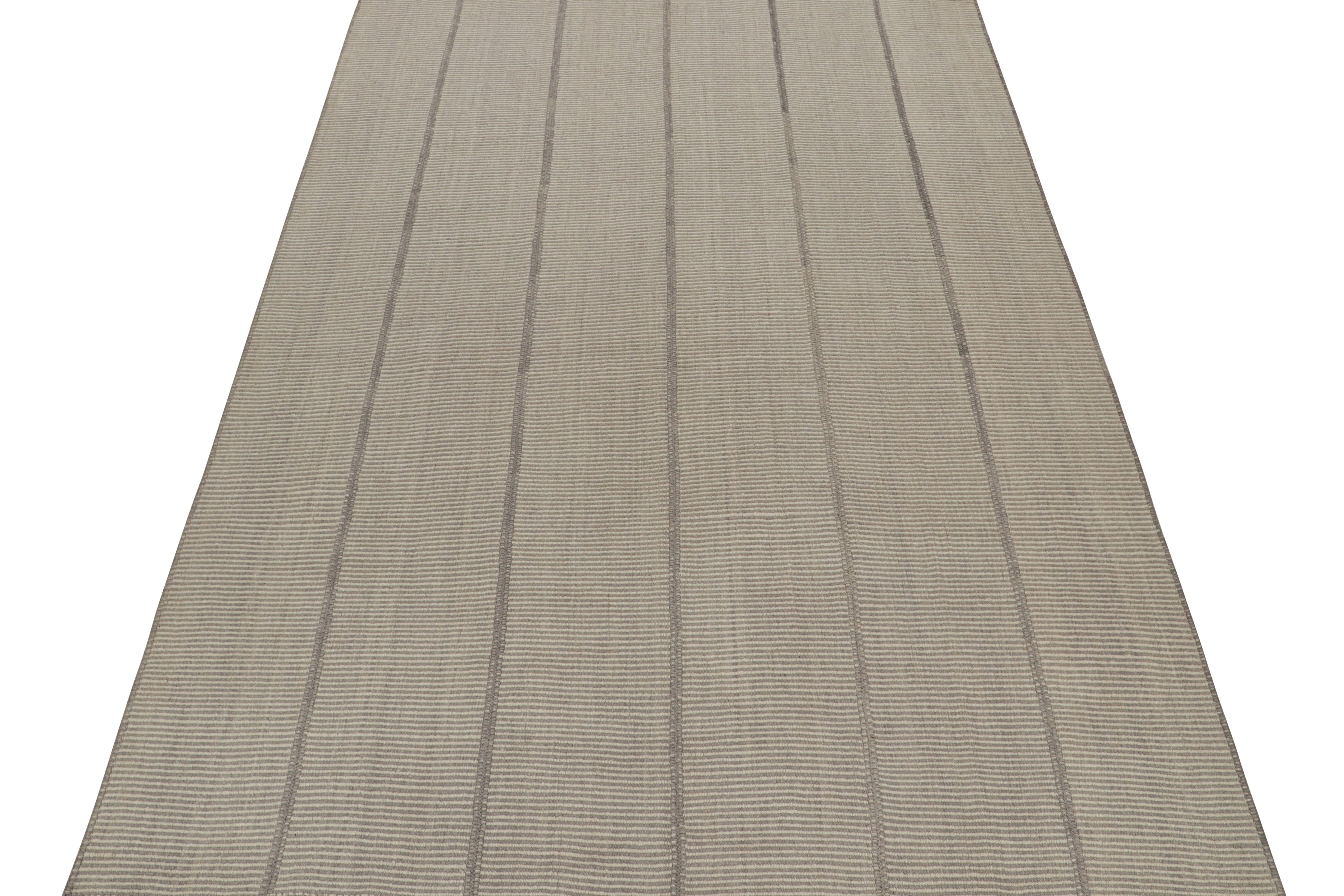 Rug & Kilim’s Contemporary Kilim in Gray and Cream Stripes (Handgewebt) im Angebot