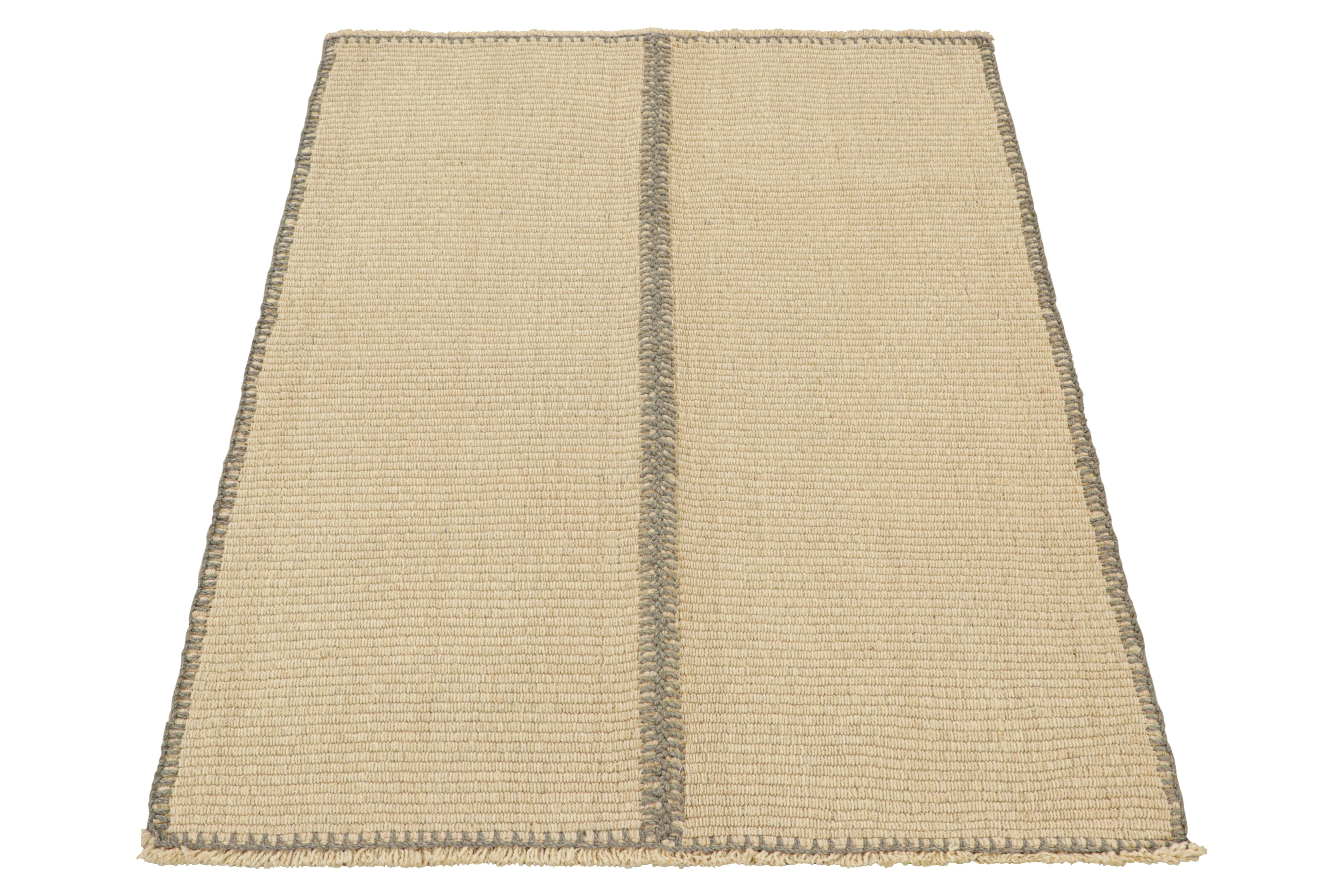 Tessuto a mano Rug & Kilim - Kilim contemporaneo in grigio e bianco panna a strisce testurizzate in vendita