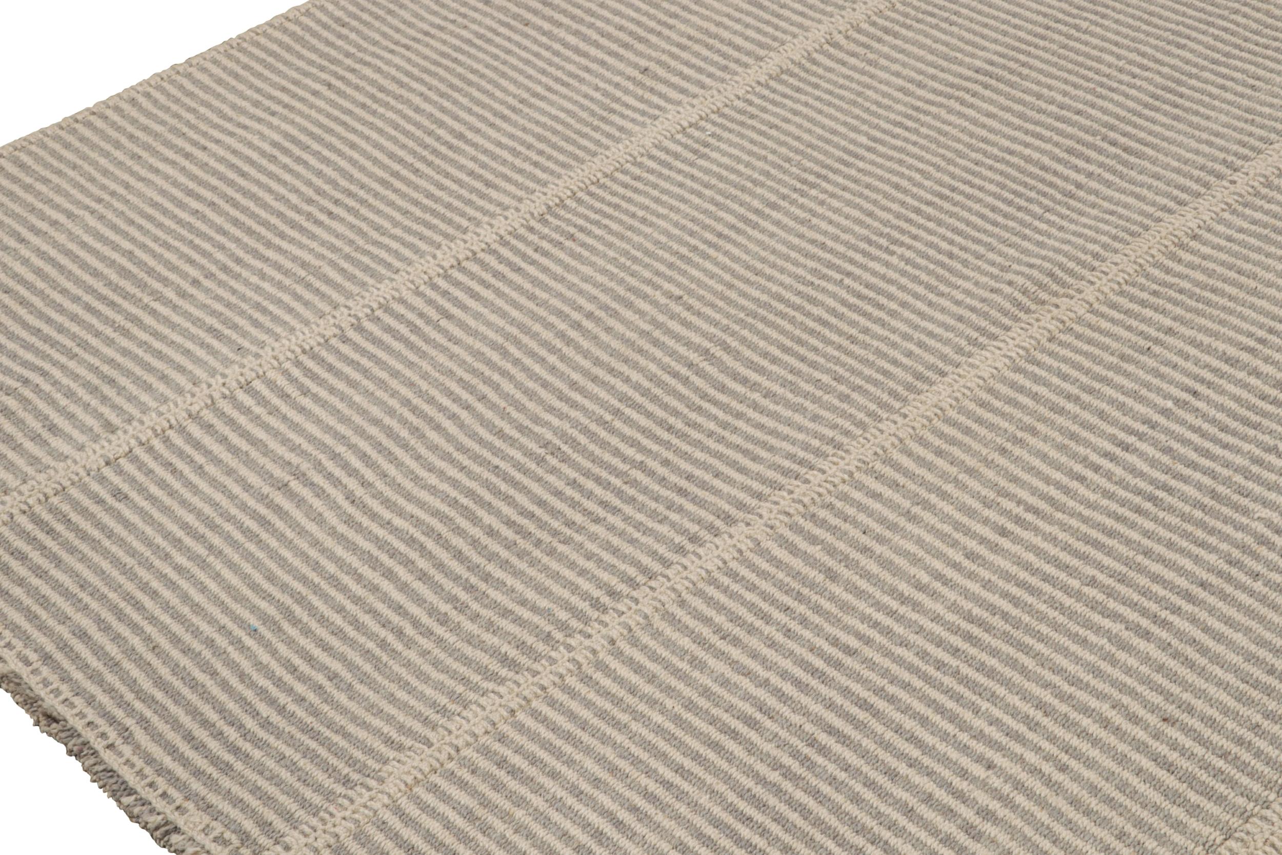 Rug & Kilim’s Contemporary Kilim in Gray & Cream Moderno en venta