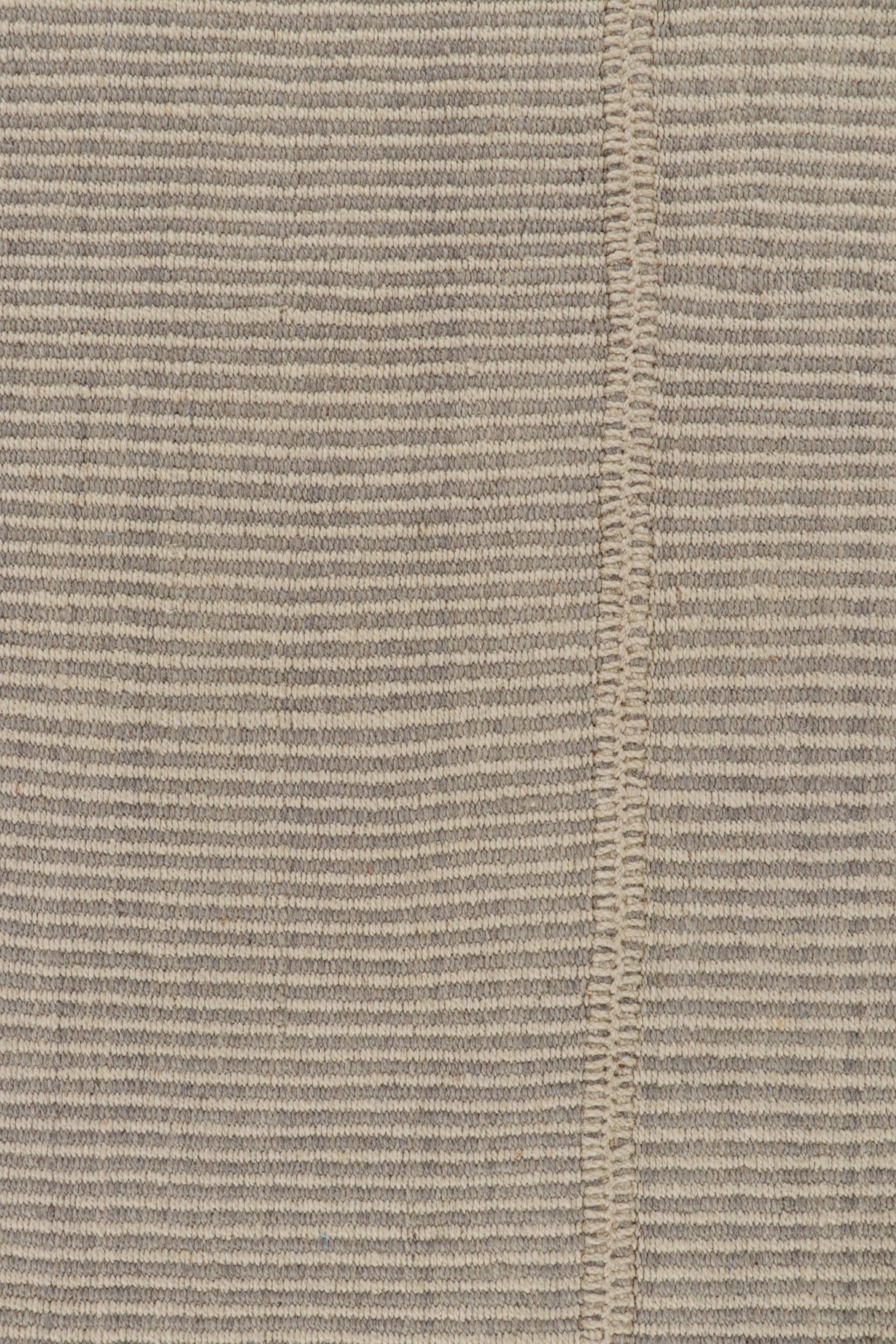 Rug & Kilim's Contemporary Kilim in Grau & Creme im Zustand „Neu“ im Angebot in Long Island City, NY