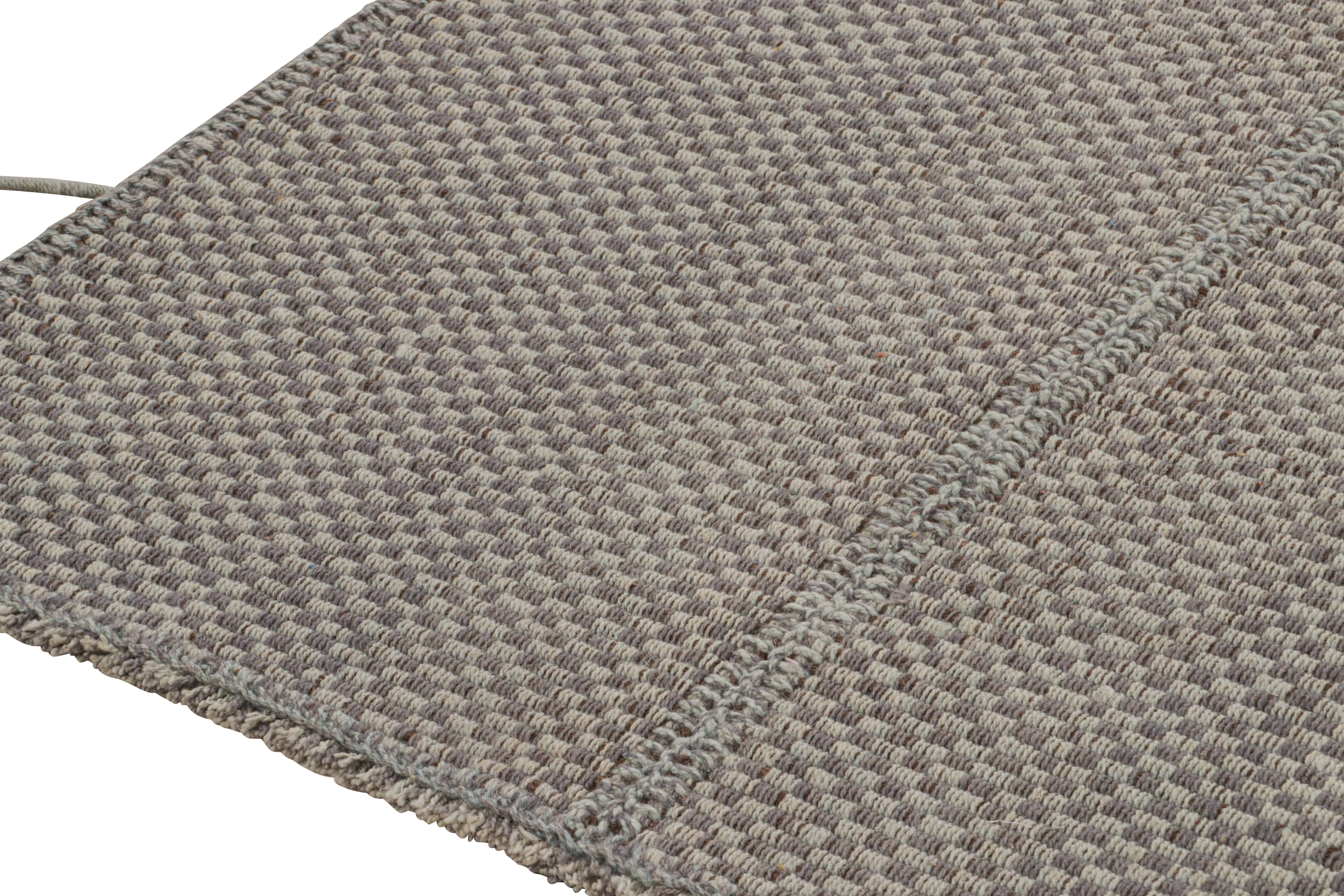 Rug & Kilim's Contemporary Kilim in Gray with Blue and Brown Accents (Kilim contemporain en gris avec des accents bleus et bruns) Neuf - En vente à Long Island City, NY