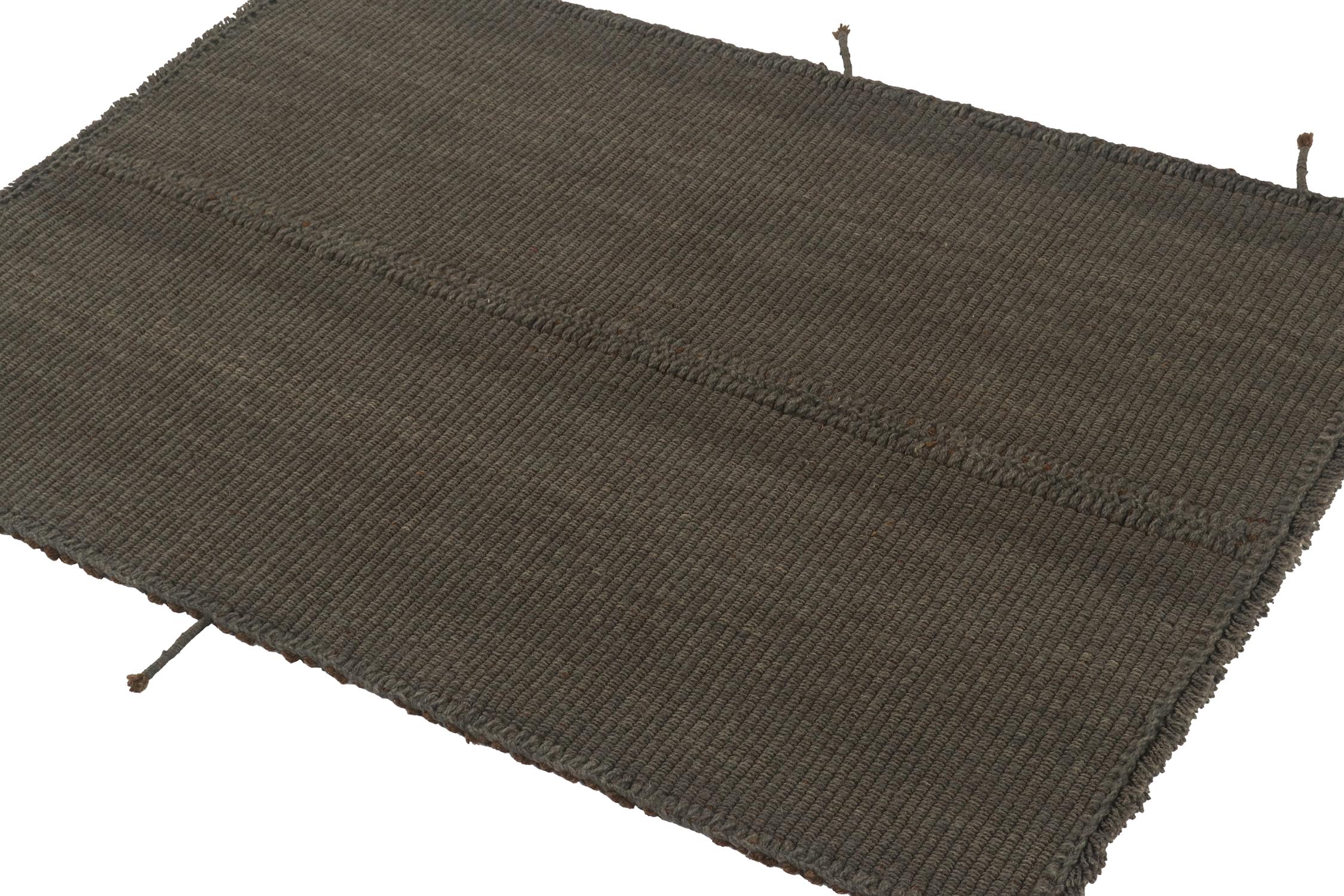 Teppich 
Kilims Zeitgenössischer Kelim in Grau mit braunen Akzenten (Moderne) im Angebot