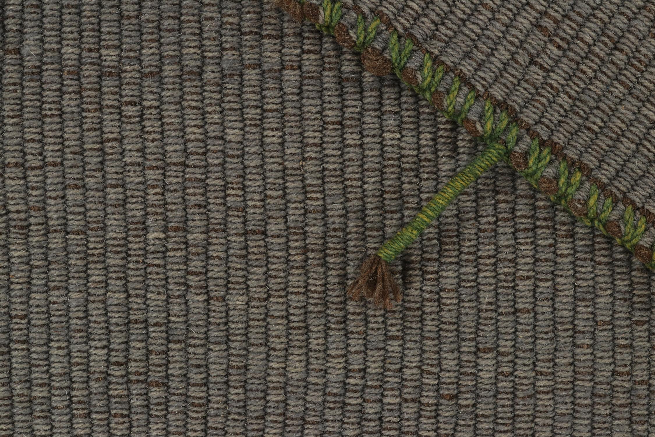 Rug & Kilim's Contemporary Kilim in Gray with Green and Brown Accents (Kilim contemporain en gris avec des accents verts et bruns) Neuf - En vente à Long Island City, NY