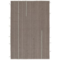 Zeitgenössischer Kilim von Rug & Kilim in Grau mit himmelblauen Streifen und braunen Akzenten