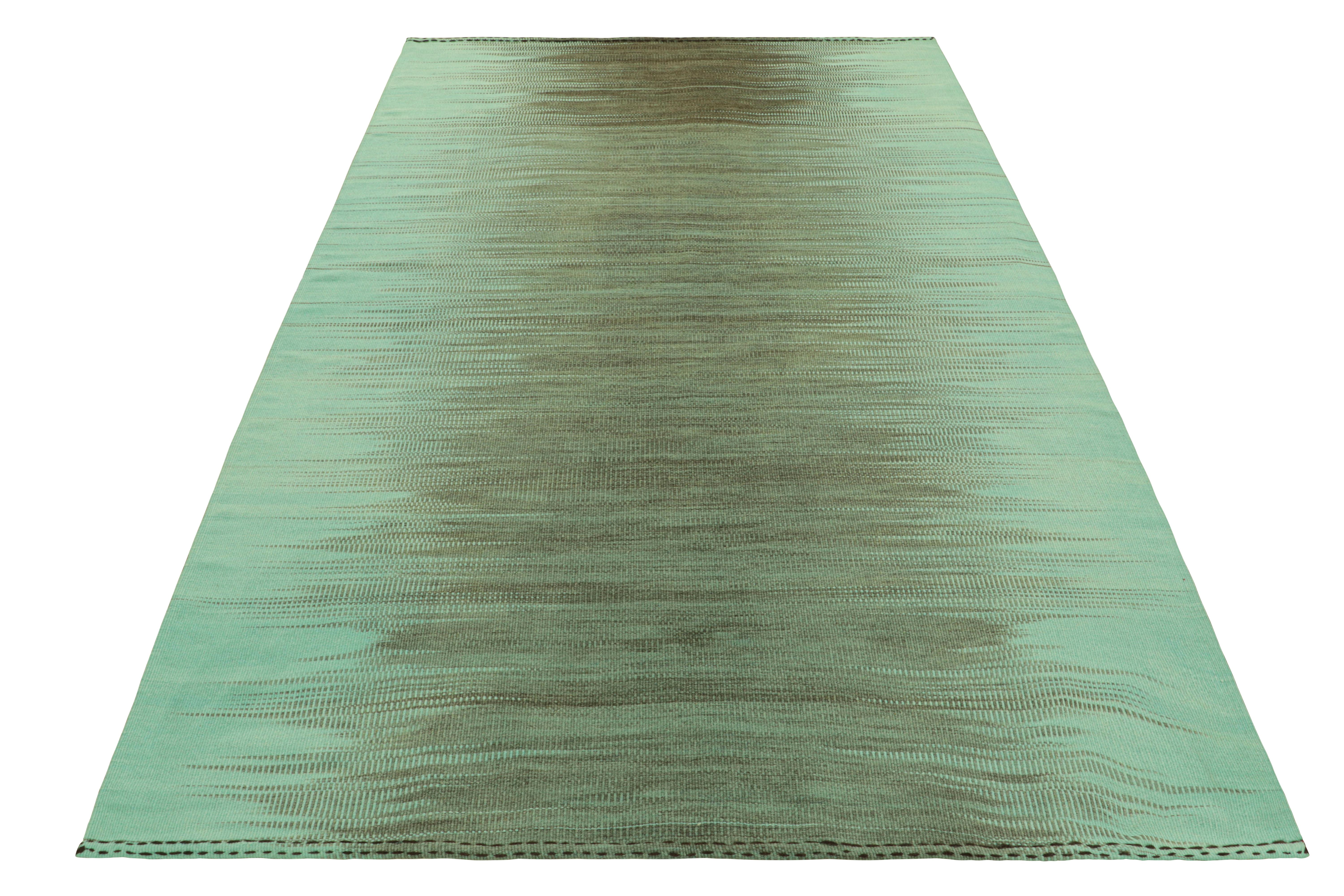 Tissé à la main Rug & Kilim's Contemporary Kilim in Green and Blue Stripes and Geometric Pattern (Kilim contemporain à rayures vertes et bleues et à motifs géométriques) en vente